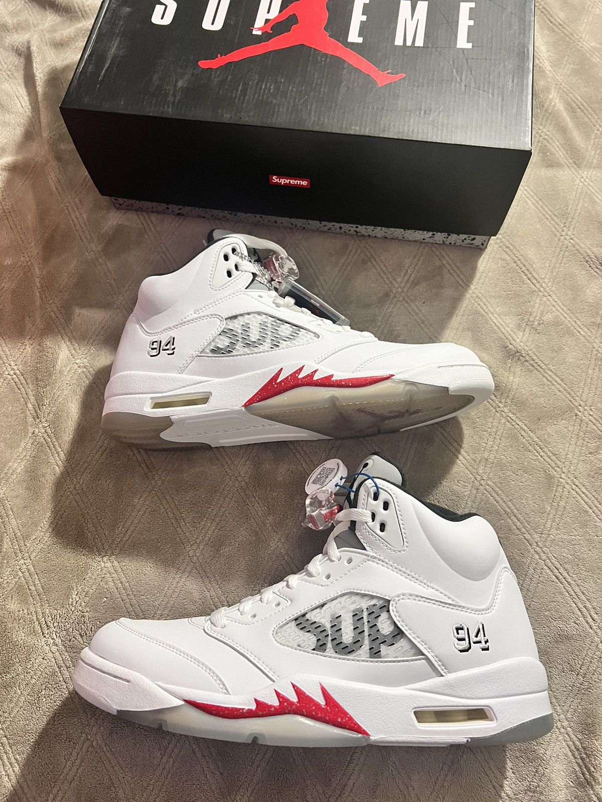 Jordan Brand × Supreme Jordan 5 white supreme Size US 11 / EU 44 - 4 Thumbnail