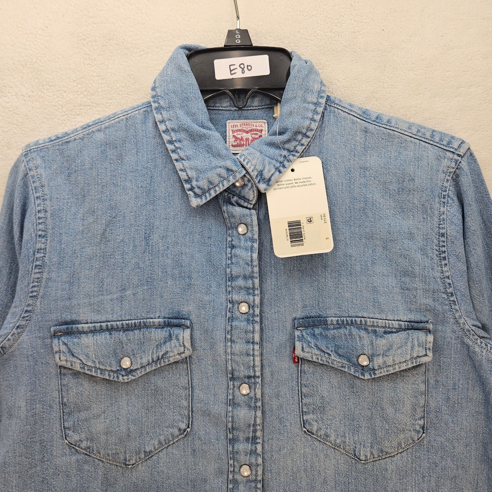 Levi's LEVI'S WOMEN'S SMALL ICONIC WESTERN DENIM SHIRT MEDIUM WASH Size S / US 4 / IT 40 - 2 Thumbnail
