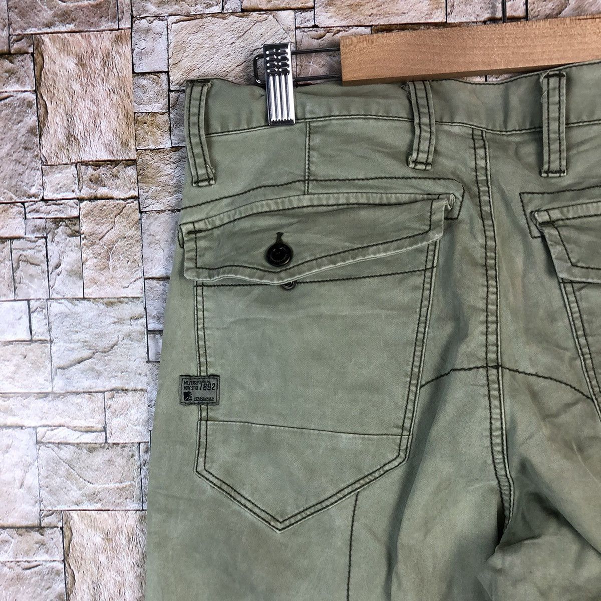 Japanese Brand IZRF Military Green Cargo Multipocket Pants #A1158 Size US 31 - 19 Thumbnail