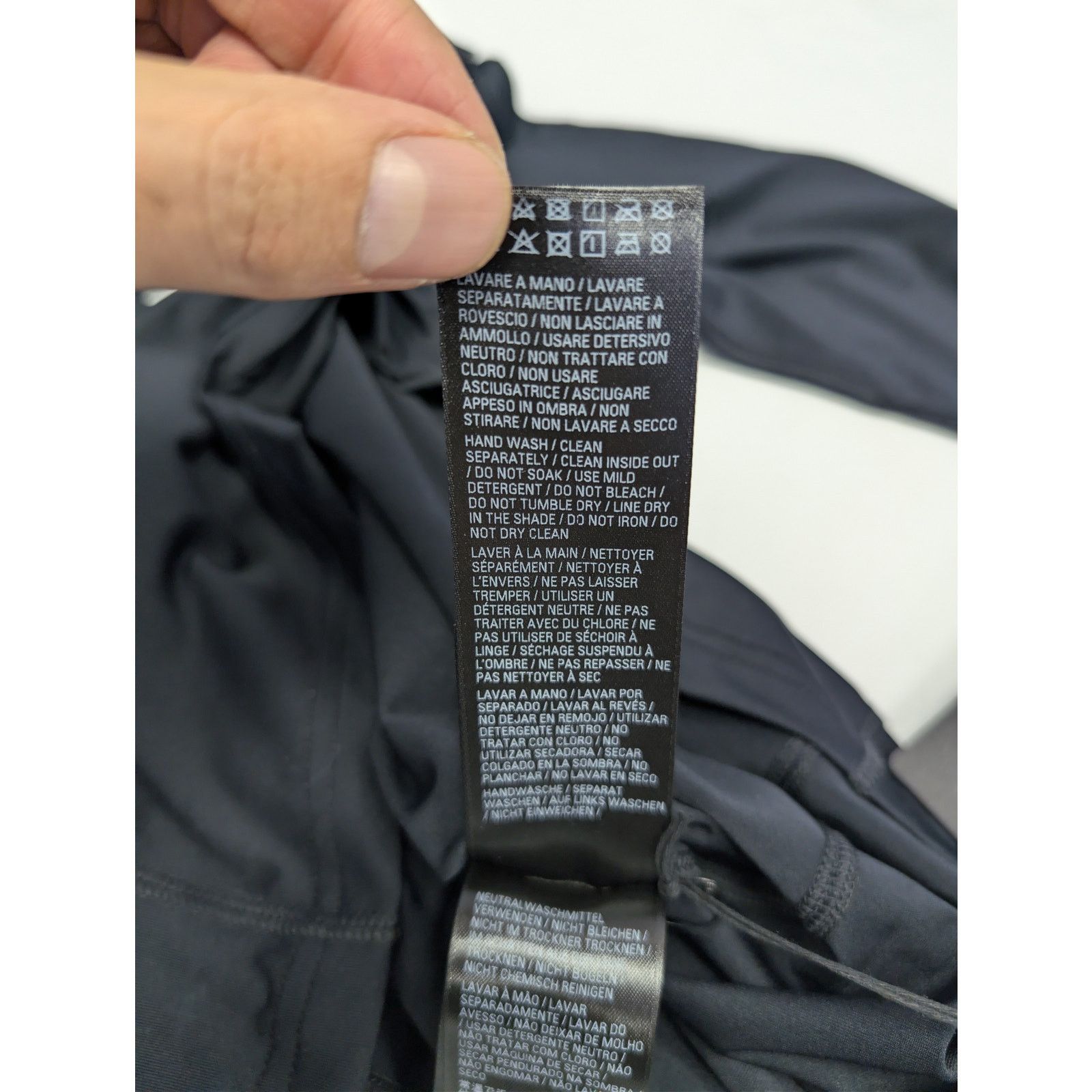 Balenciaga × Under Armour o1rshd1 Light Spandex UA Zip up Jacket in Black/White Size US XL / EU 56 / 4 - 15 Thumbnail