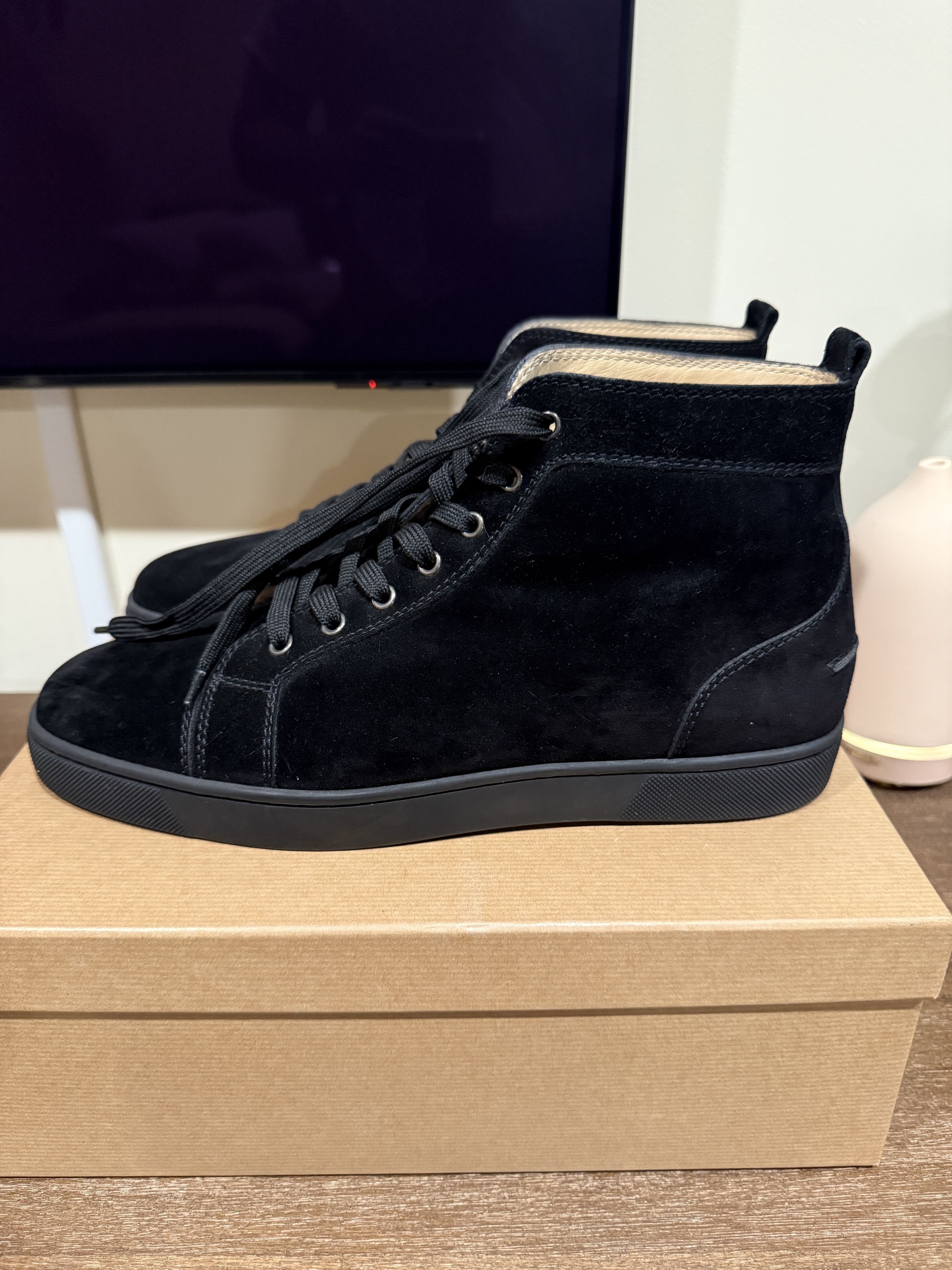 Christian Louboutin Christian Louboutin Louis Flat Velour  display picture 1