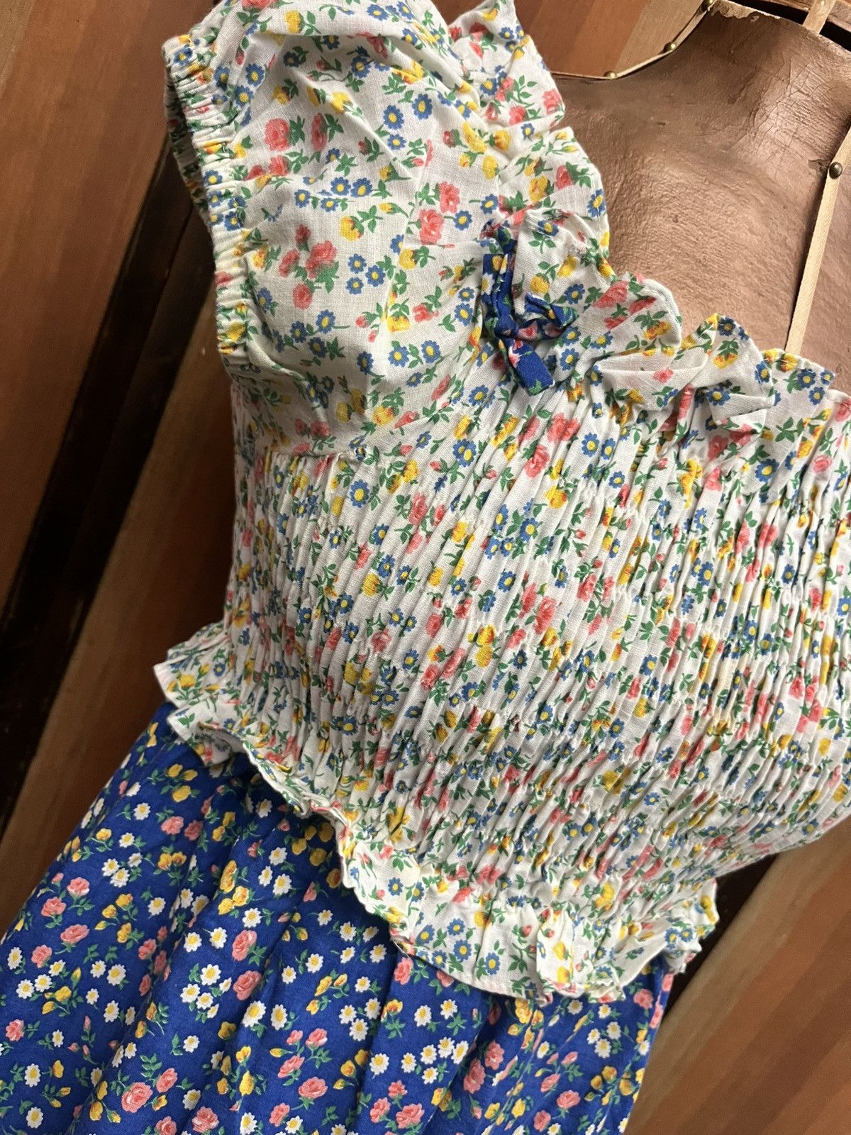 Vintage Vintage 1970s Gillies Gilead Floral Maxi Dress | Cottagecore Size S / US 4 / IT 40 - 3 Thumbnail