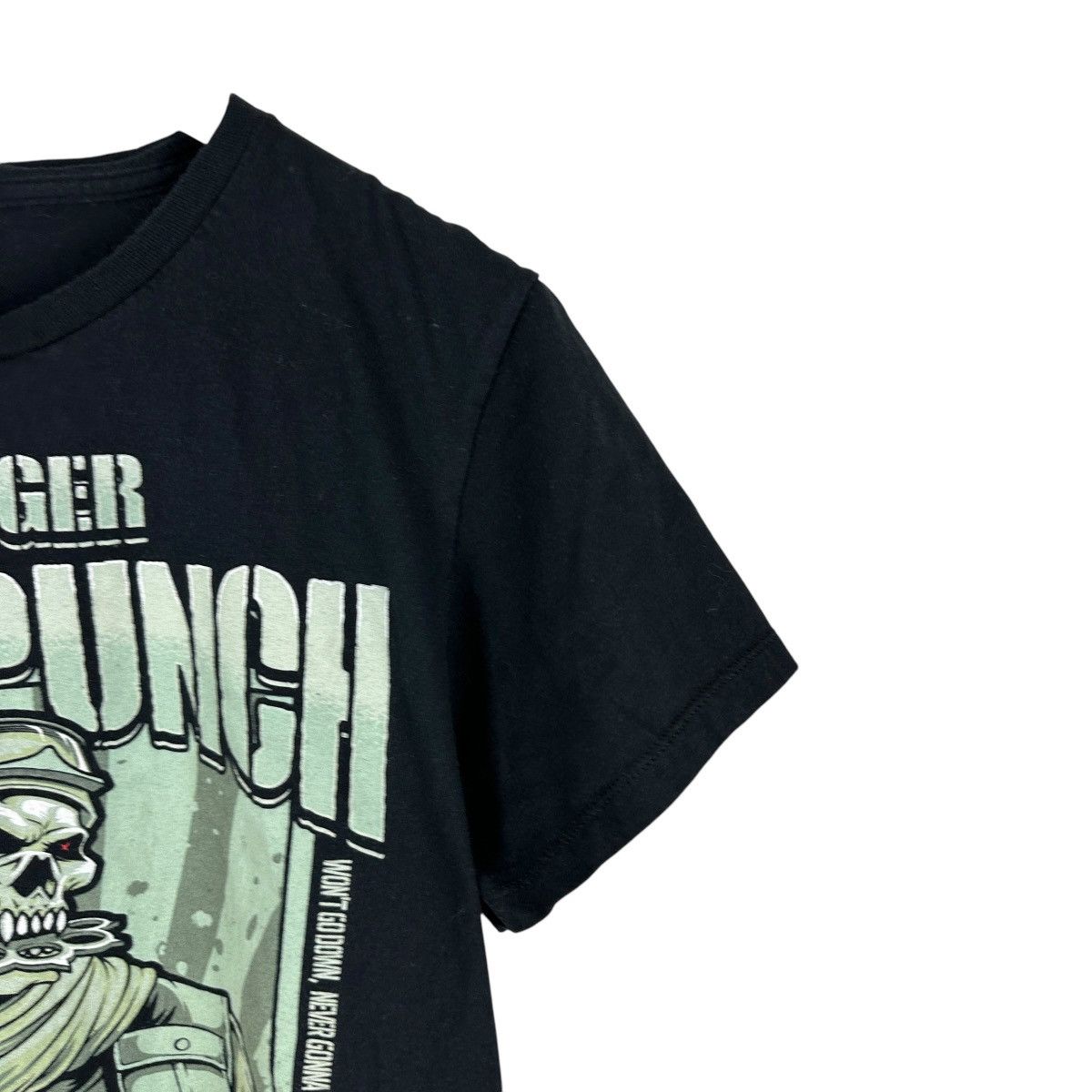 Band Tees Mens Y2K Five Finger Death Punch Rock Band Shirt Size US L / EU 52-54 / 3 - 4 Thumbnail