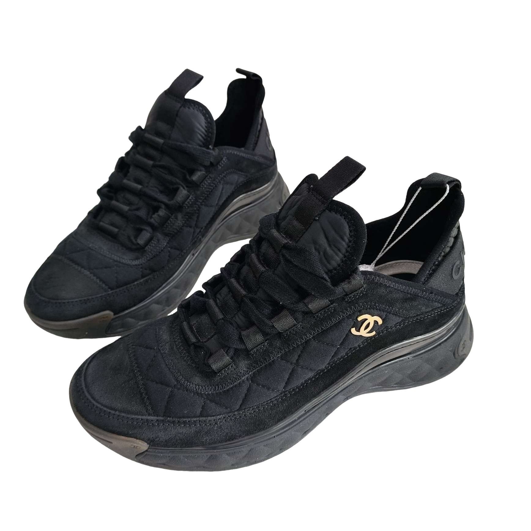 Chanel Chanel Quilted Suede Low-Top Sneakers Size 36 Size US 6 / IT 36 - 1 Thumbnail