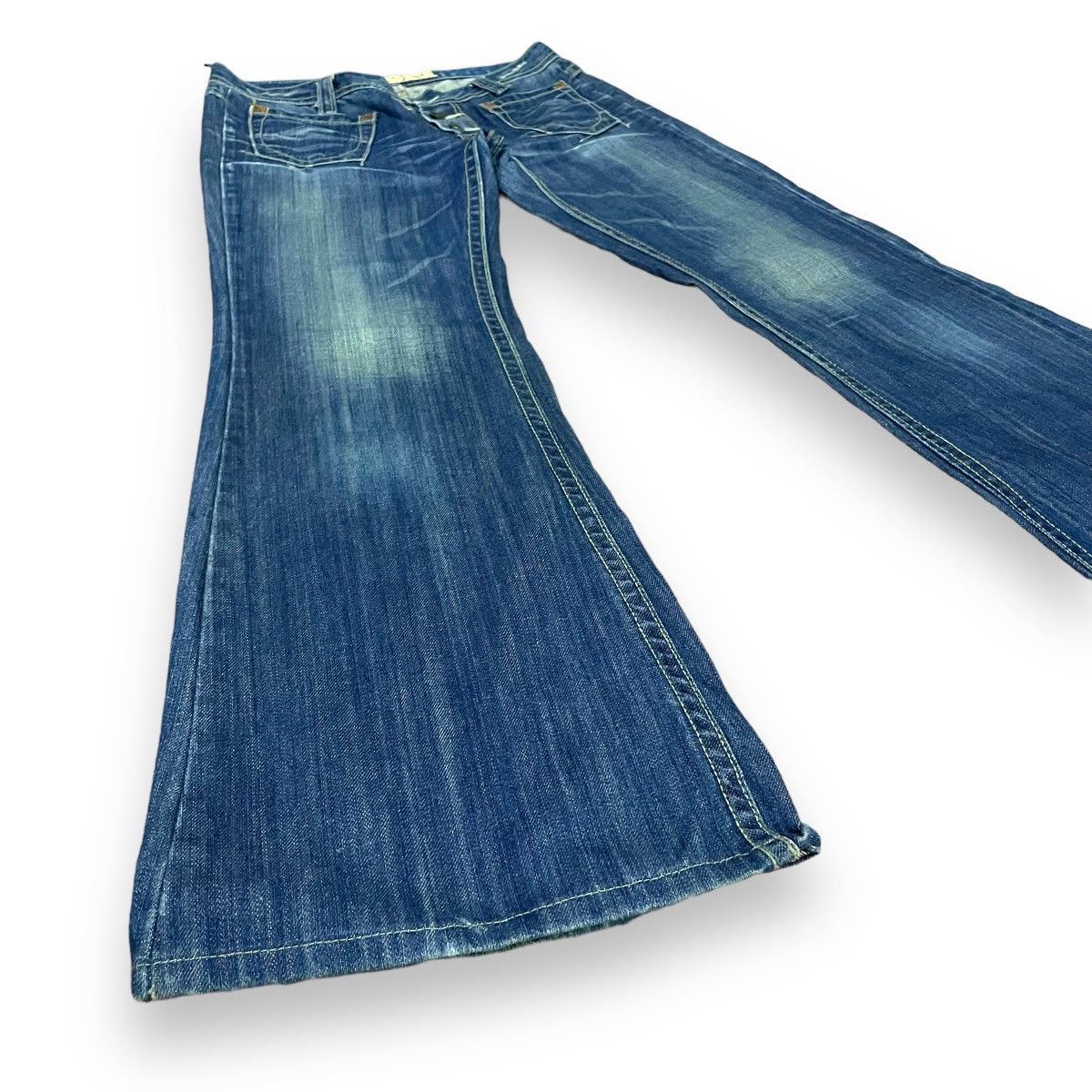 Le Grande Bleu (L.G.B.) 🇯🇵 JAPANESE SUPER FLARE BUTTON FLY WASHED DENIM PANTS Size US 30 / EU 46 - 4 Thumbnail