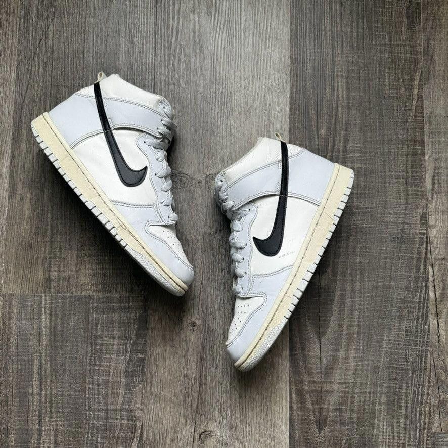 Nike NIKE • Dunk High GS "Aluminum" (7M) Size US 7 / EU 40 - 8 Thumbnail