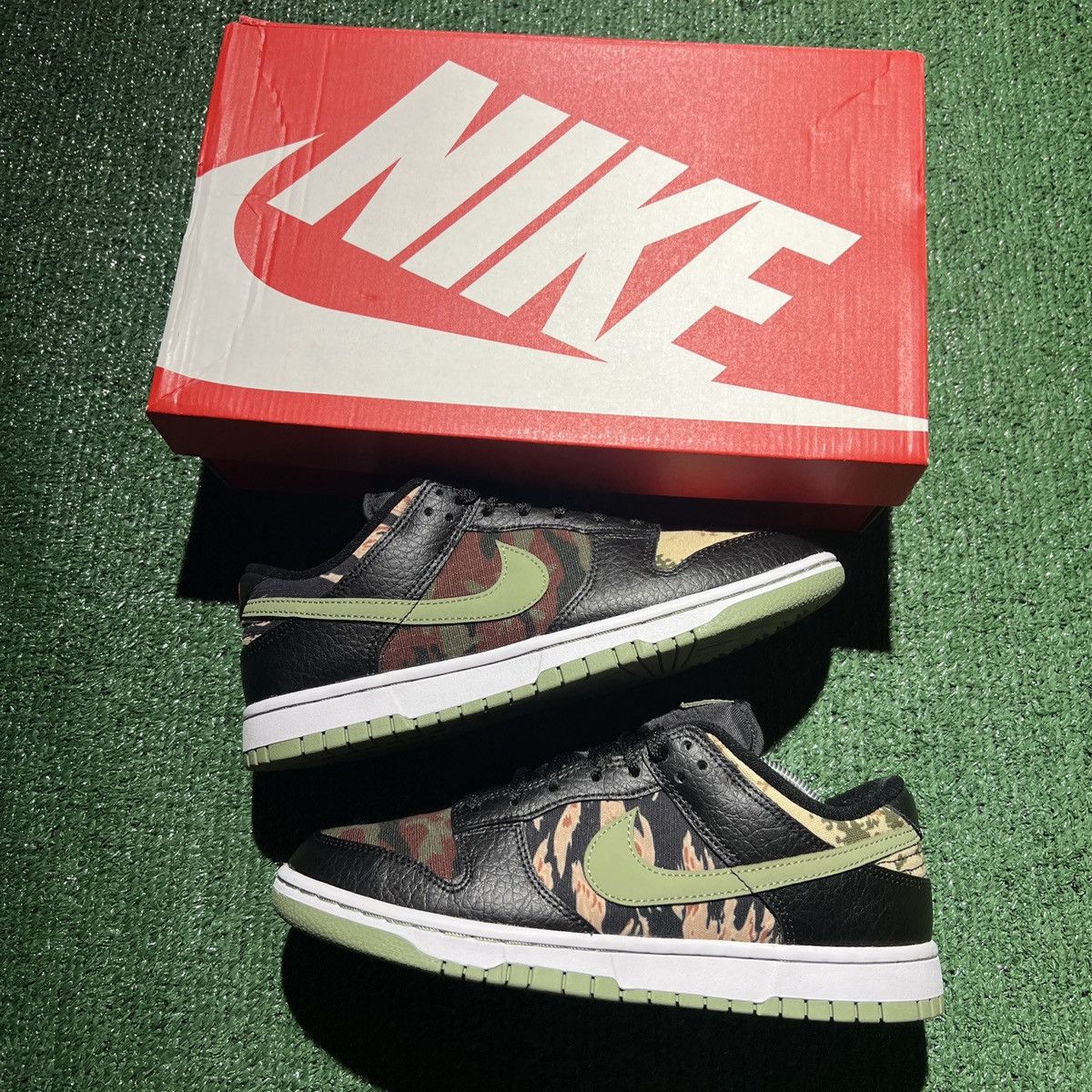 Nike Nike dunk low crazy camo size 8.5 Size US 8.5 / EU 41-42 - 1 Thumbnail