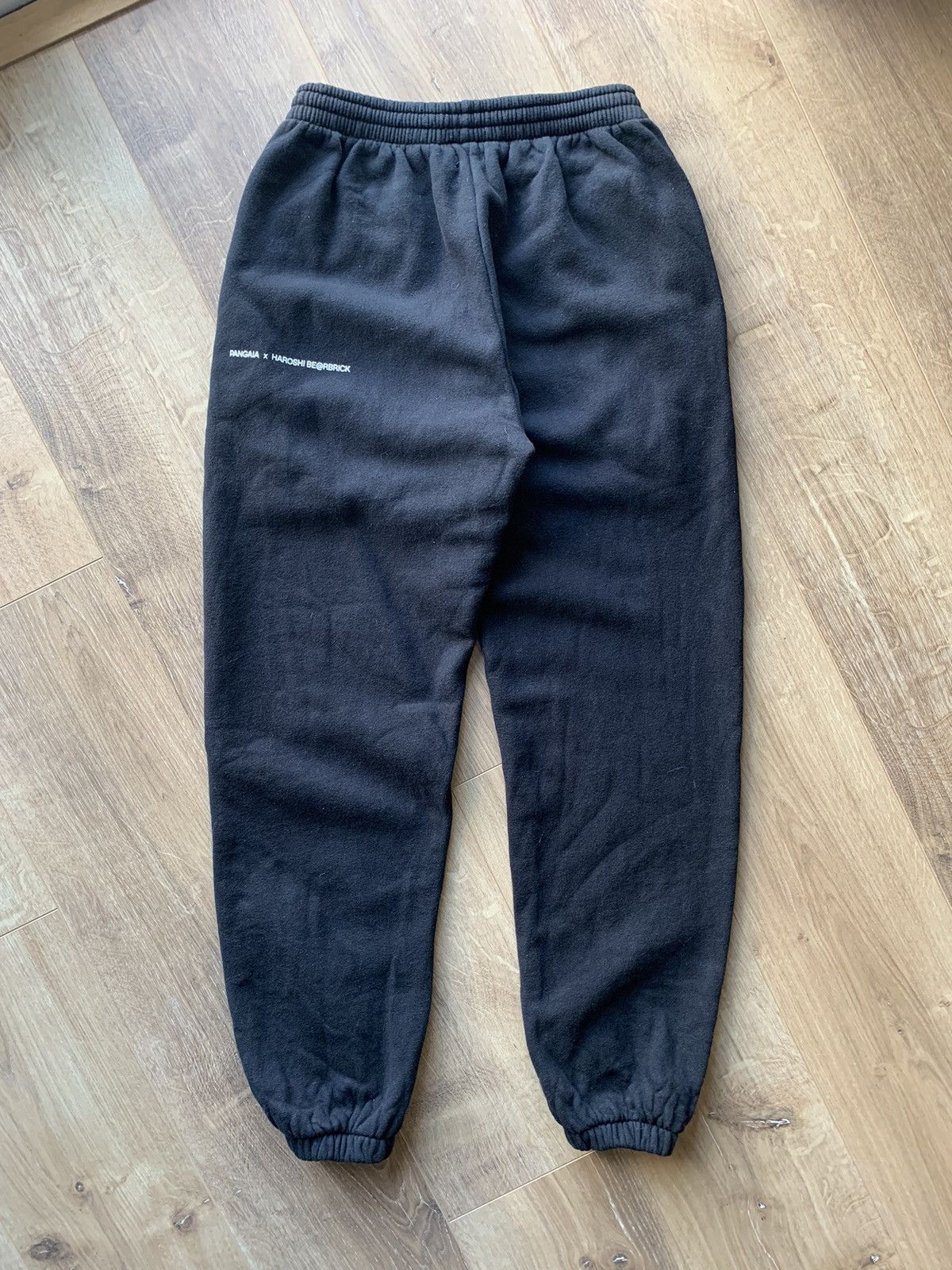 Japanese Brand Pangaia x HAROSHI BE@RBRICK sweatpants Size US 30 / EU 46 - 4 Thumbnail