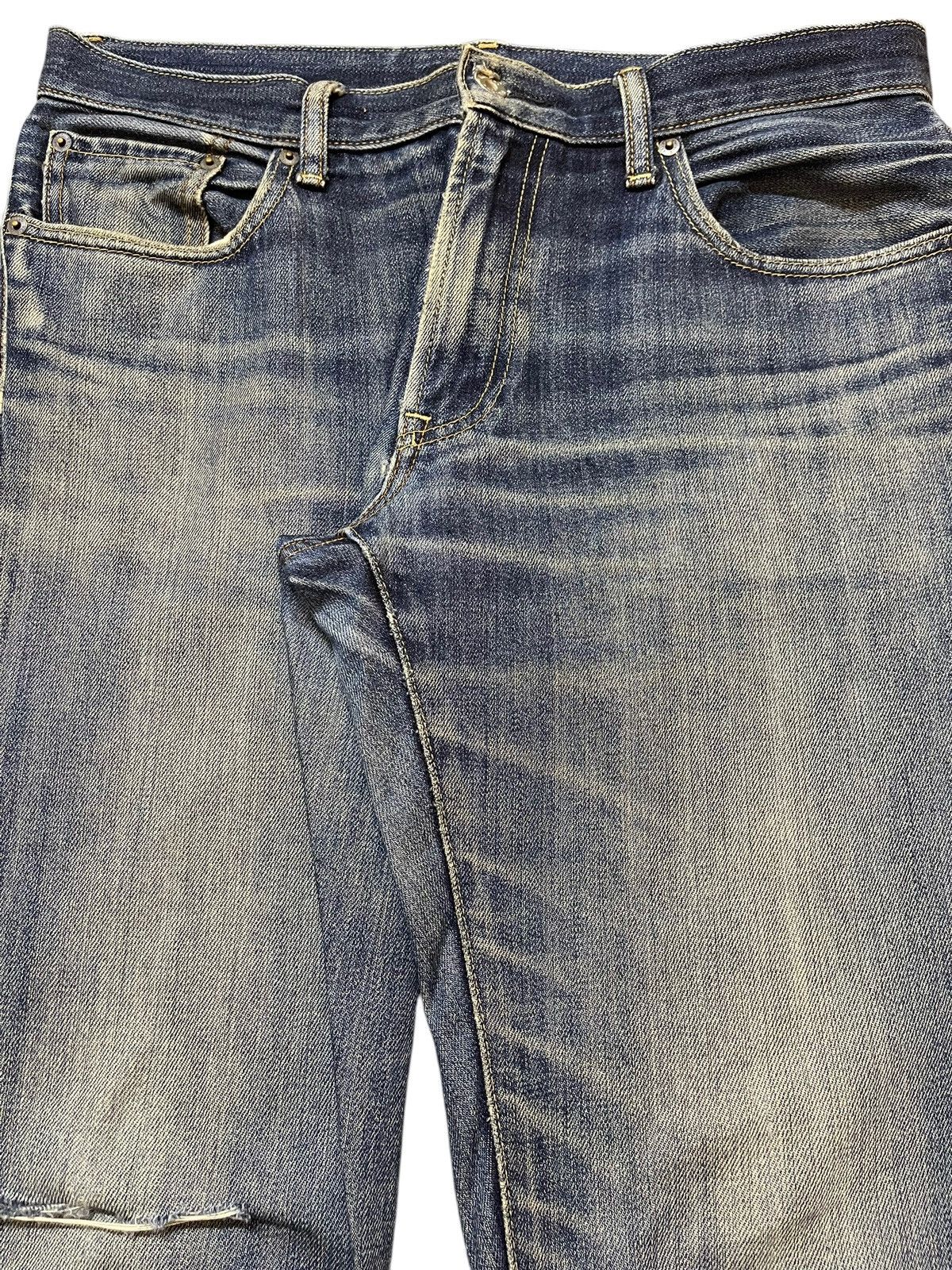 Uniqlo Vintage Japanese Uniqlo Blue Faded Wash Distress Style Jeans Size US 34 / EU 50 - 4 Thumbnail