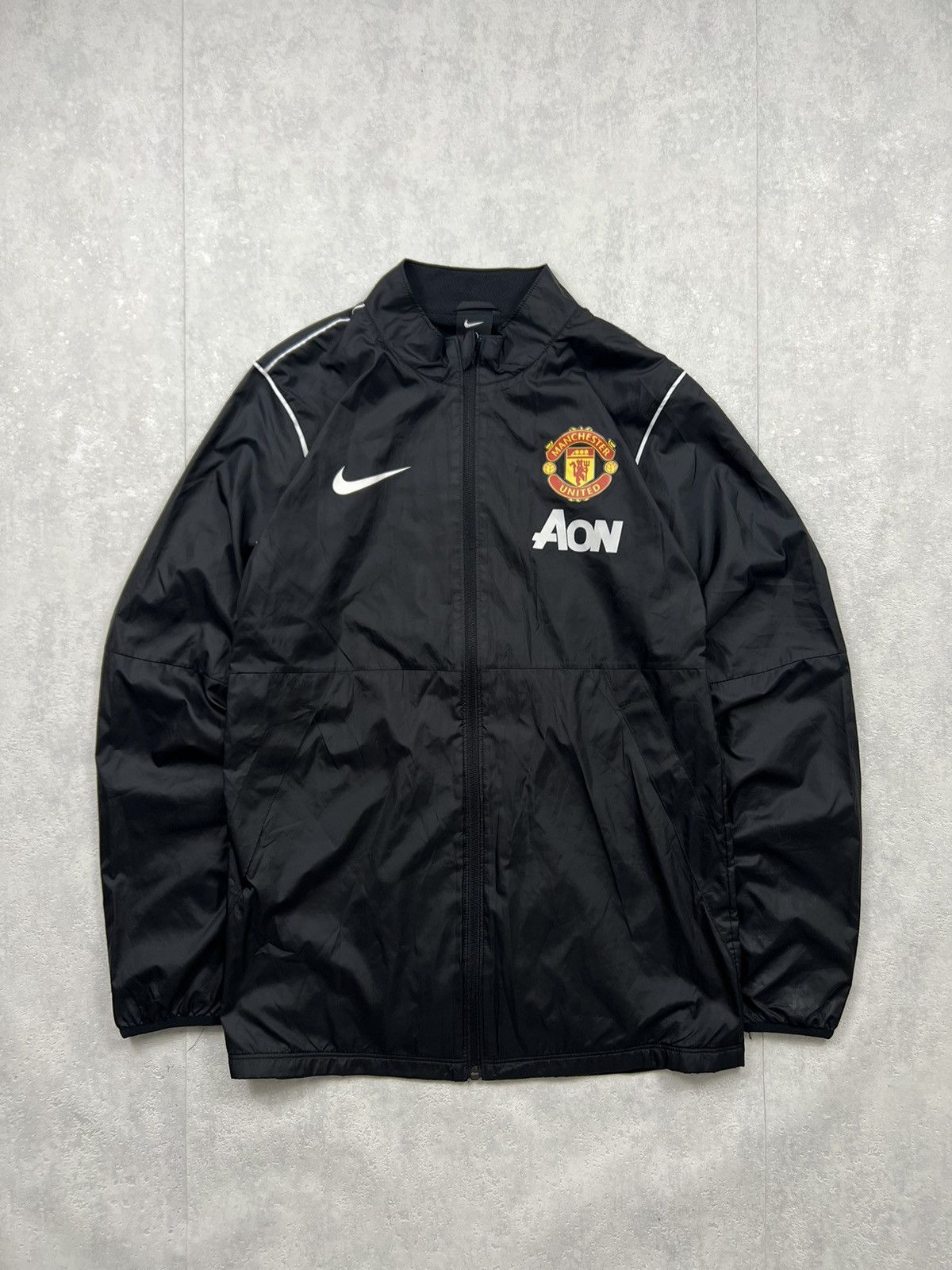 Nike NIKE MANCHESTER UNITED LOGO SWOOSH TRACK JACKET VINTAGE Y2K Size US S / EU 44-46 / 1 - 1 Thumbnail