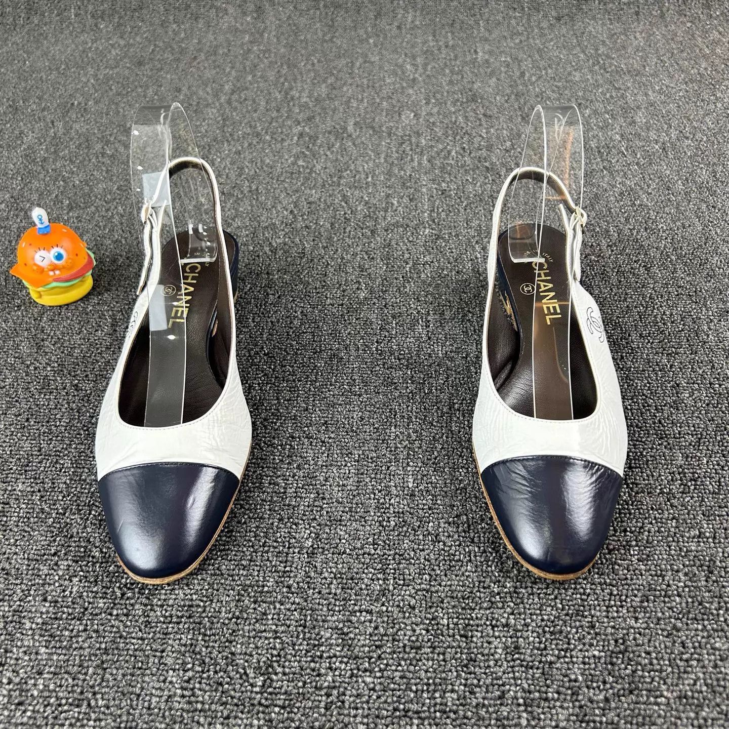 Chanel Chanel White 25P Waxed Leather Mary Jane Shoes 39 Size US 8.5 / IT 38.5 - 2 Thumbnail