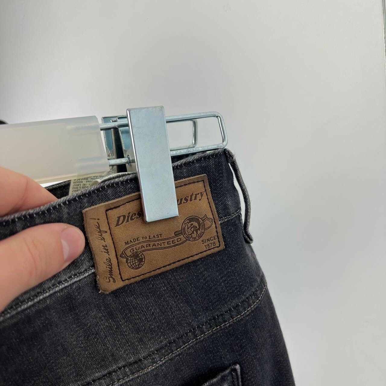Diesel Y2k Diesel Denim Pants Distressed Baggy Dark Gray Vintage Size US 26 / EU 42 - 4 Thumbnail