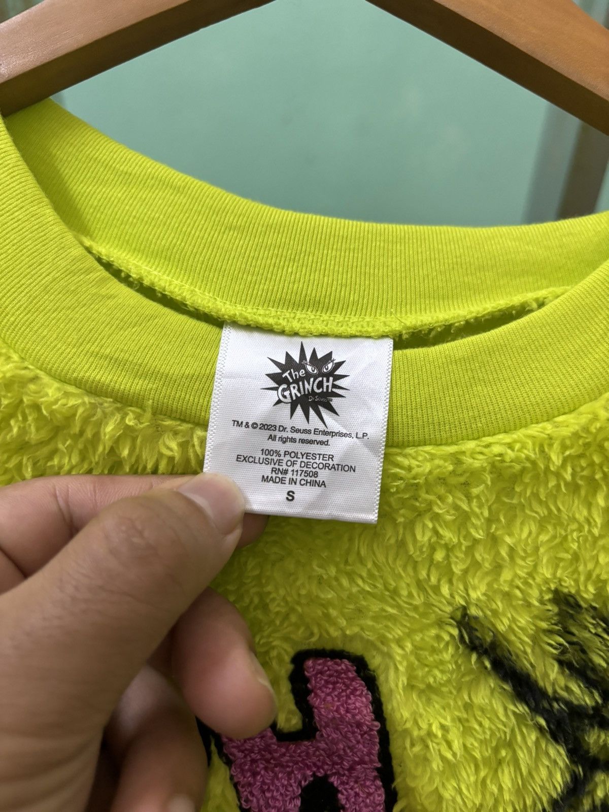 Vintage The Grinch Big Print Fleece Sweatshirt (Size L) Size US L / EU 52-54 / 3 - 4 Thumbnail