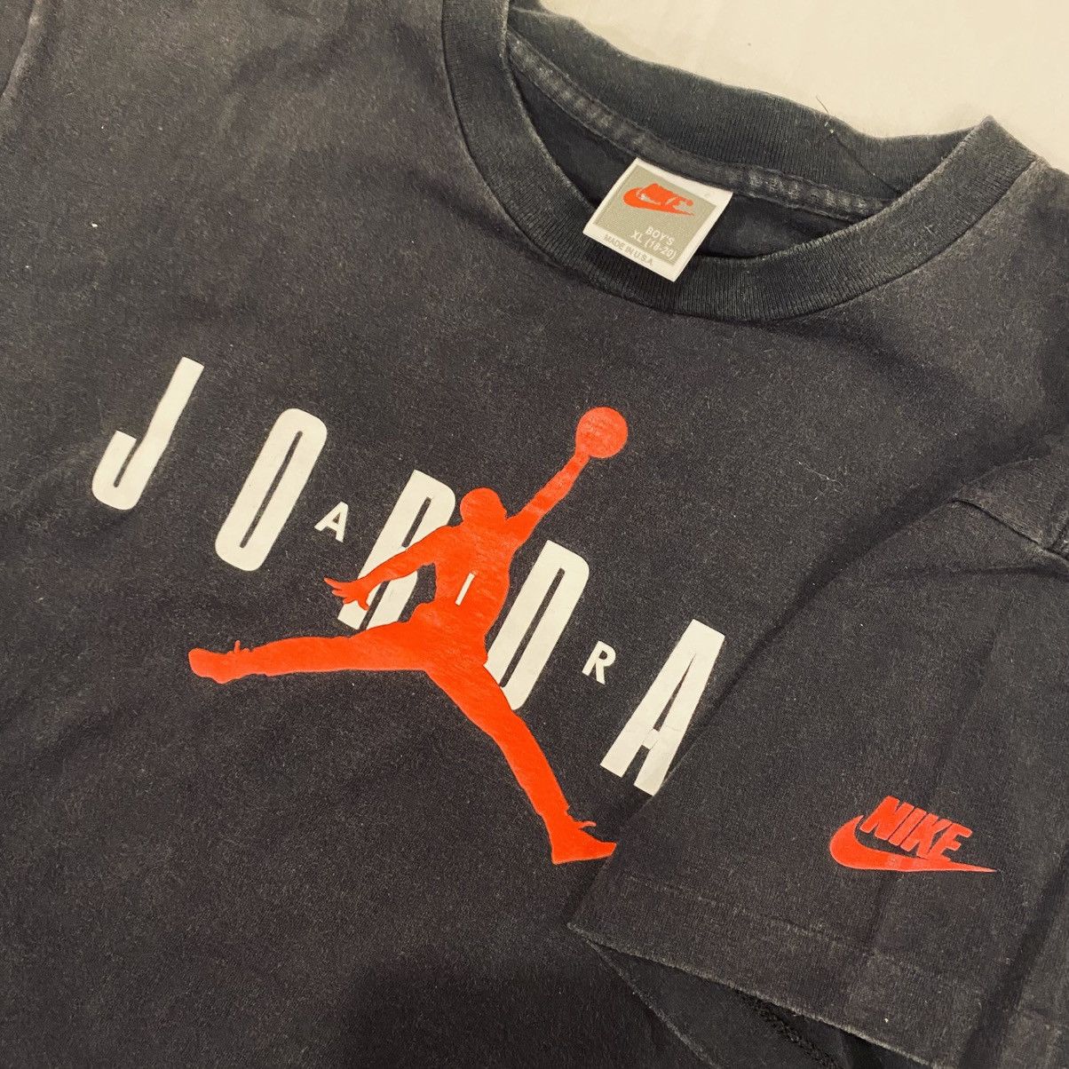 Jordan Brand × Nike × Vintage Vintage 90s Nike Air Jordan Grey Tag Jumpman T-Shirt Medium Size US M / EU 48-50 / 2 - 3 Thumbnail