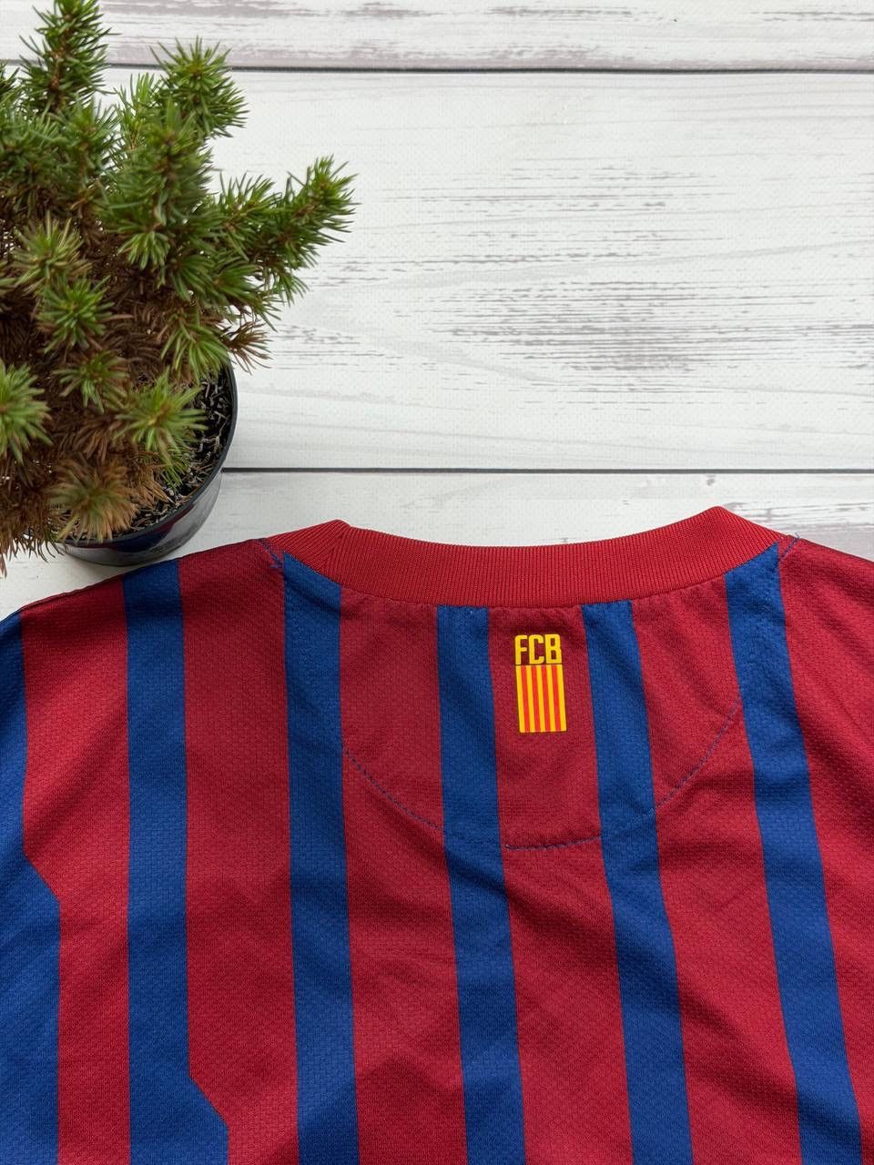 Nike Barcelona Home football shirt 2011 Soccer Nike Jersey Mens Size US M / EU 48-50 / 2 - 7 Thumbnail