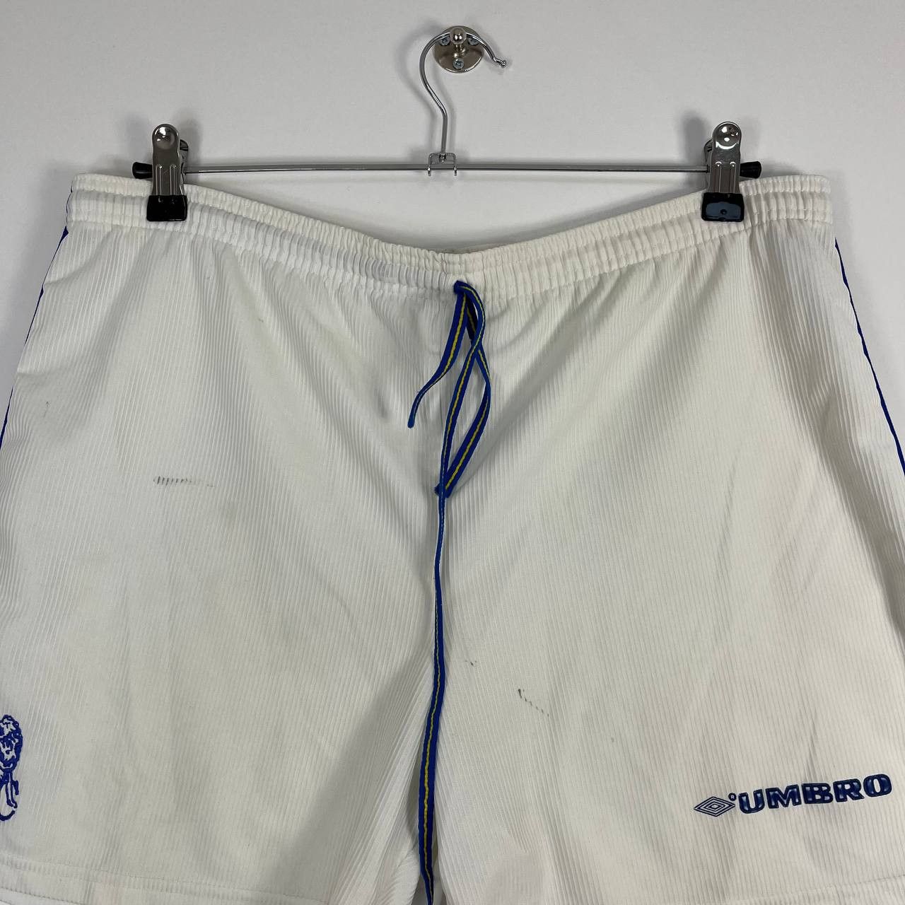 Umbro Chelsea FC Umbro Football Shorts White Vintage Soccer Size L Size US 40 / EU 56 - 2 Thumbnail