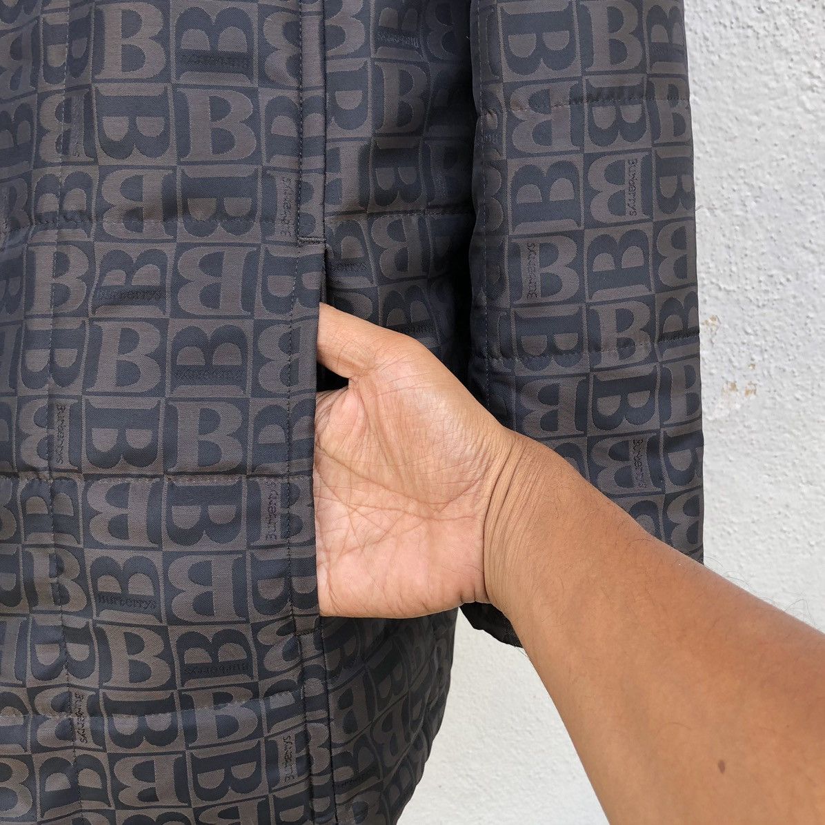 Burberry Vintage Burberry's All-Over Patterned Padded Jacket Size XL / US 12-14 / IT 48-50 - 5 Thumbnail