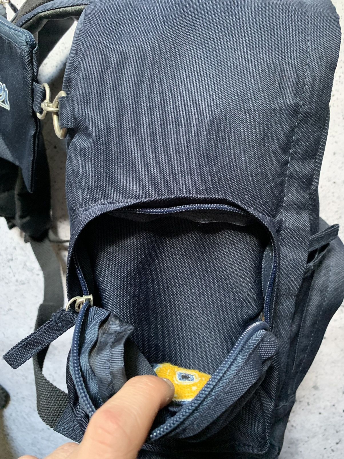 Tommy Hilfiger × Vintage Vintage Tommy Hilfiger Backpack Big Logo Bag Outdoor USA Size ONE SIZE - 15 Thumbnail