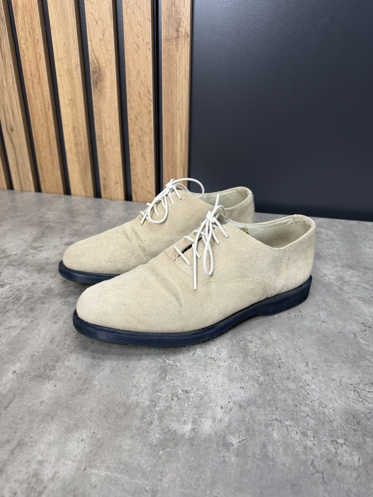 Dr. Martens Dr. Martens Henley Suede Derby Shoes Beige EU 43 US 10 Size US 9 / EU 42 - 6 Thumbnail