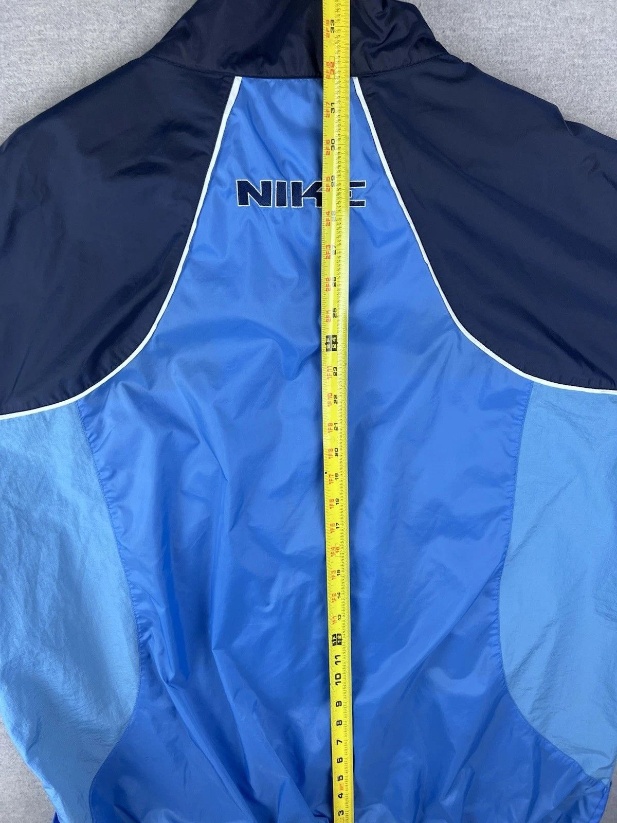 Nike Vintage Nike Mens XXL Mini Swoosh Spell Out Windbreaker Size US XXL / EU 58 / 5 - 2 Thumbnail
