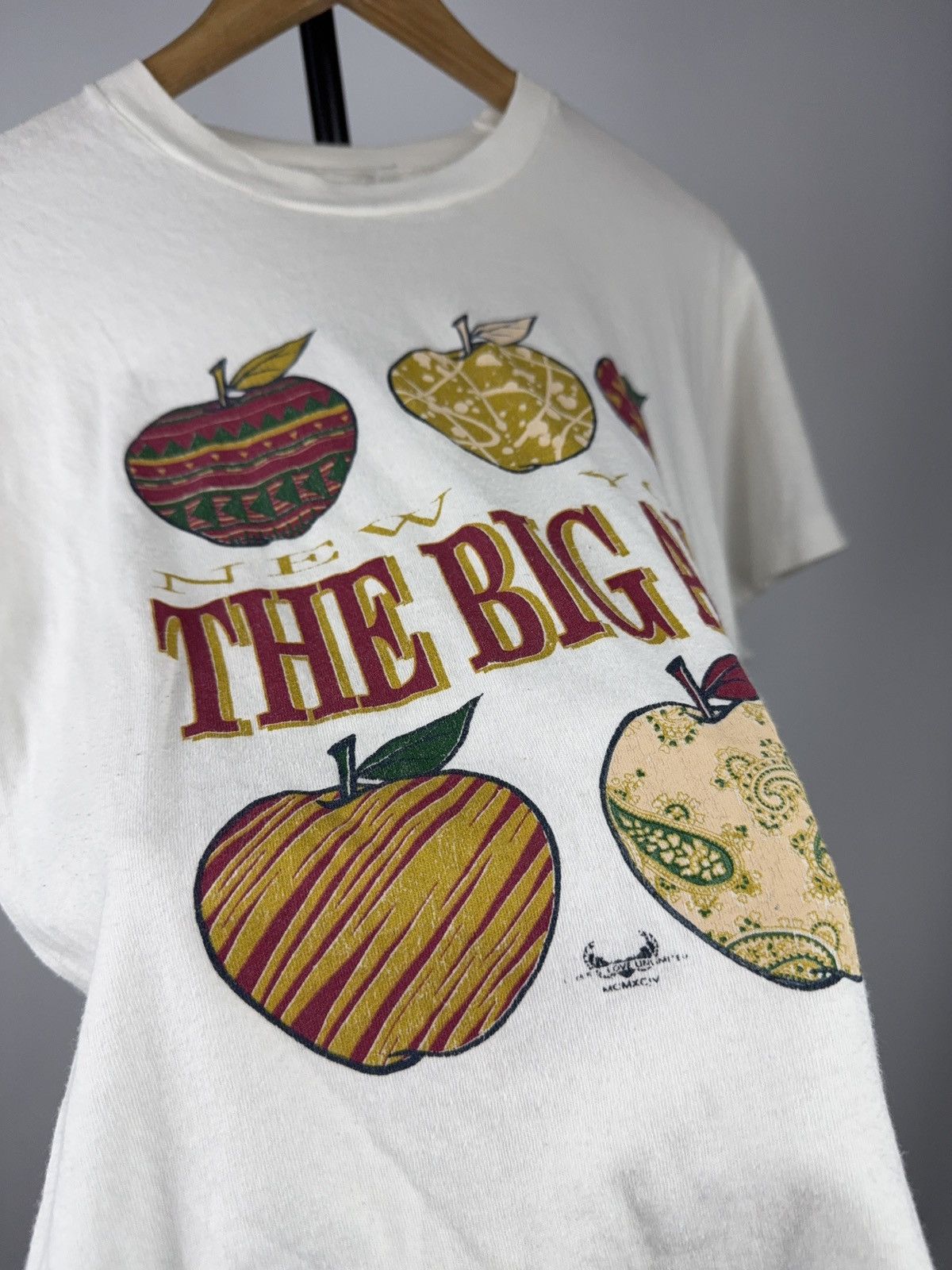 Vintage Vintage 1995 New York Big Apple Graphic Tourist T Shirt Size US L / EU 52-54 / 3 - 7 Thumbnail