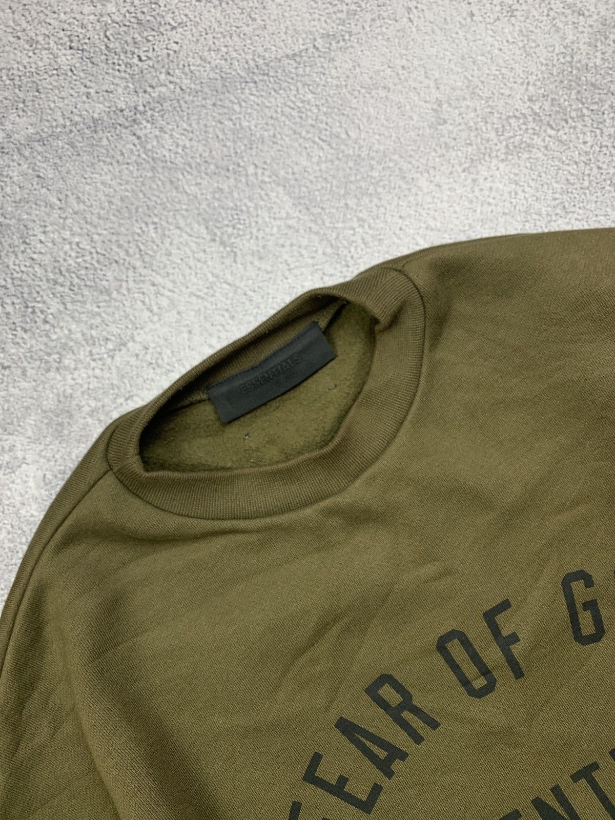 Fear of God Essentials Fear of God Olive Crewneck 1977 Sweatshirt M Size US M / EU 48-50 / 2 - 5 Thumbnail