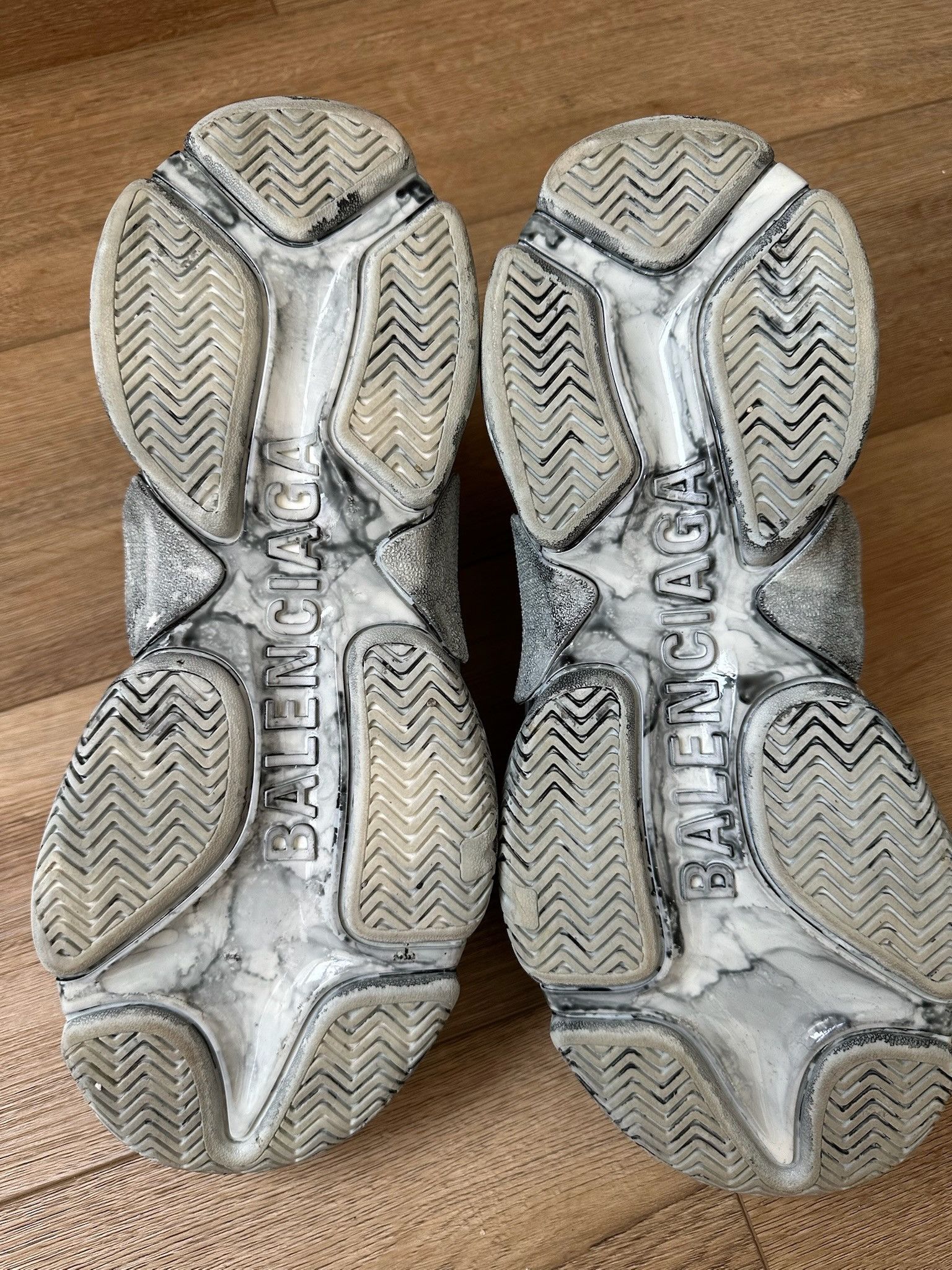 Balenciaga 🔥SALE🔥 Balenciaga Triple S Dyed Grey Sneakers Size US 11 / EU 44 - 5 Thumbnail