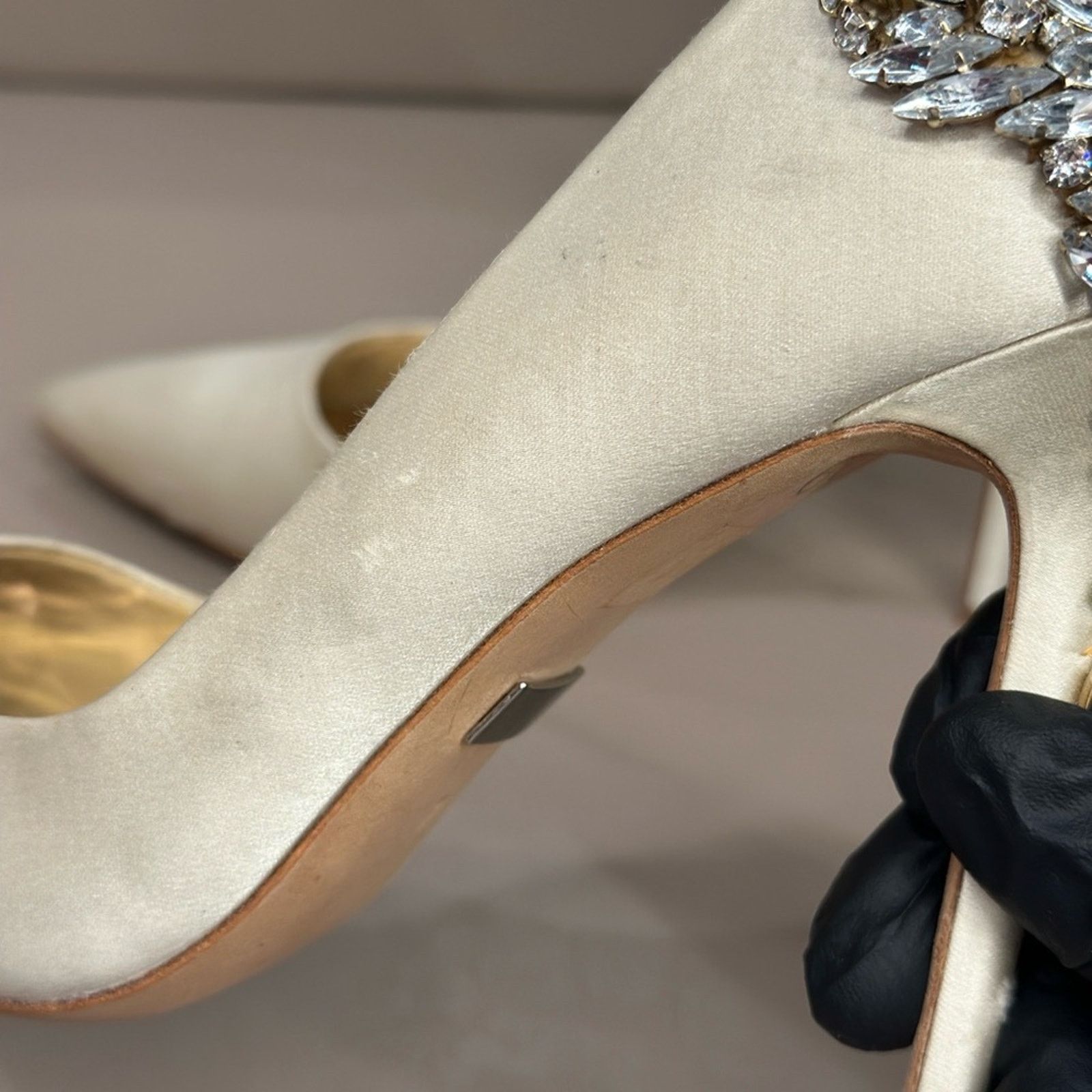 Badgley Mischka Badgley Mischka Wedding Embellished Ivory Pump Size US 7 / IT 37 - 8 Thumbnail