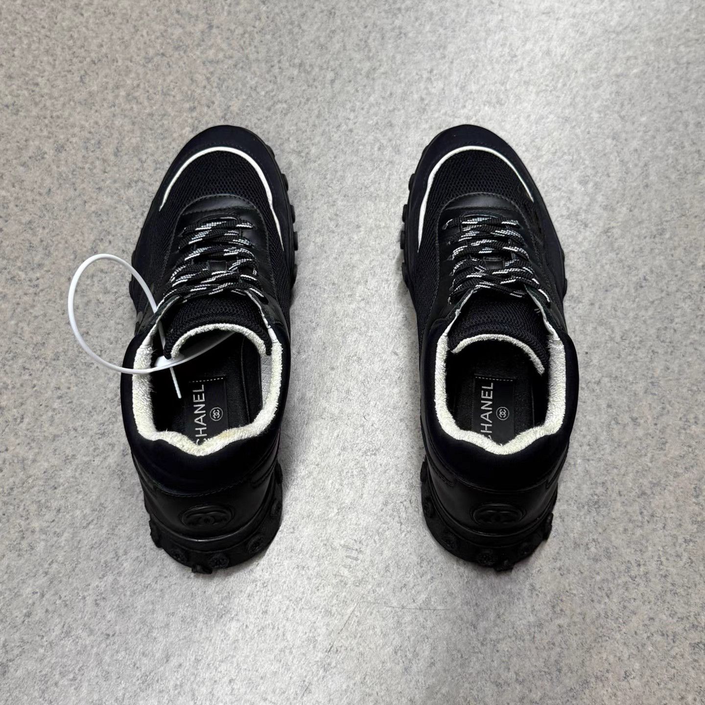 Chanel Chanel Black & White Sneakers (Trainers) K15 Size US 9 / IT 39 - 8 Thumbnail