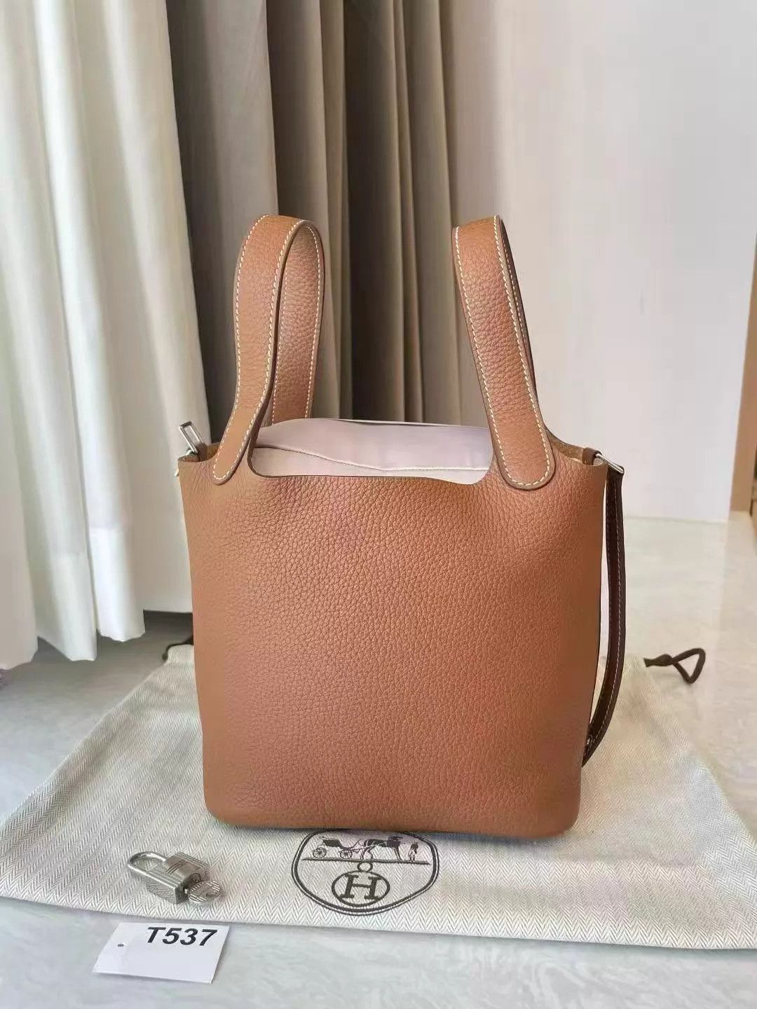 Hermes Hermès Picotin 18 Silver Brown NM Y Stamp Dust Bag Size ONE SIZE - 1 Thumbnail
