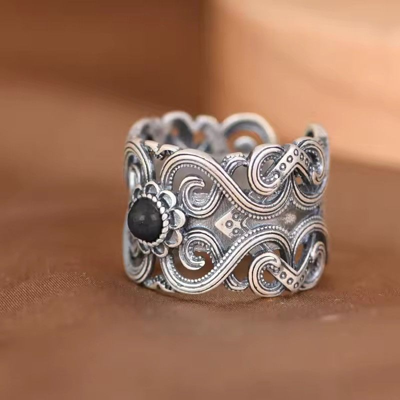 Jewelry × Vintage Hollow Tang Grass Pattern Black Stone Adjustable Ring Size ONE SIZE - 3 Thumbnail