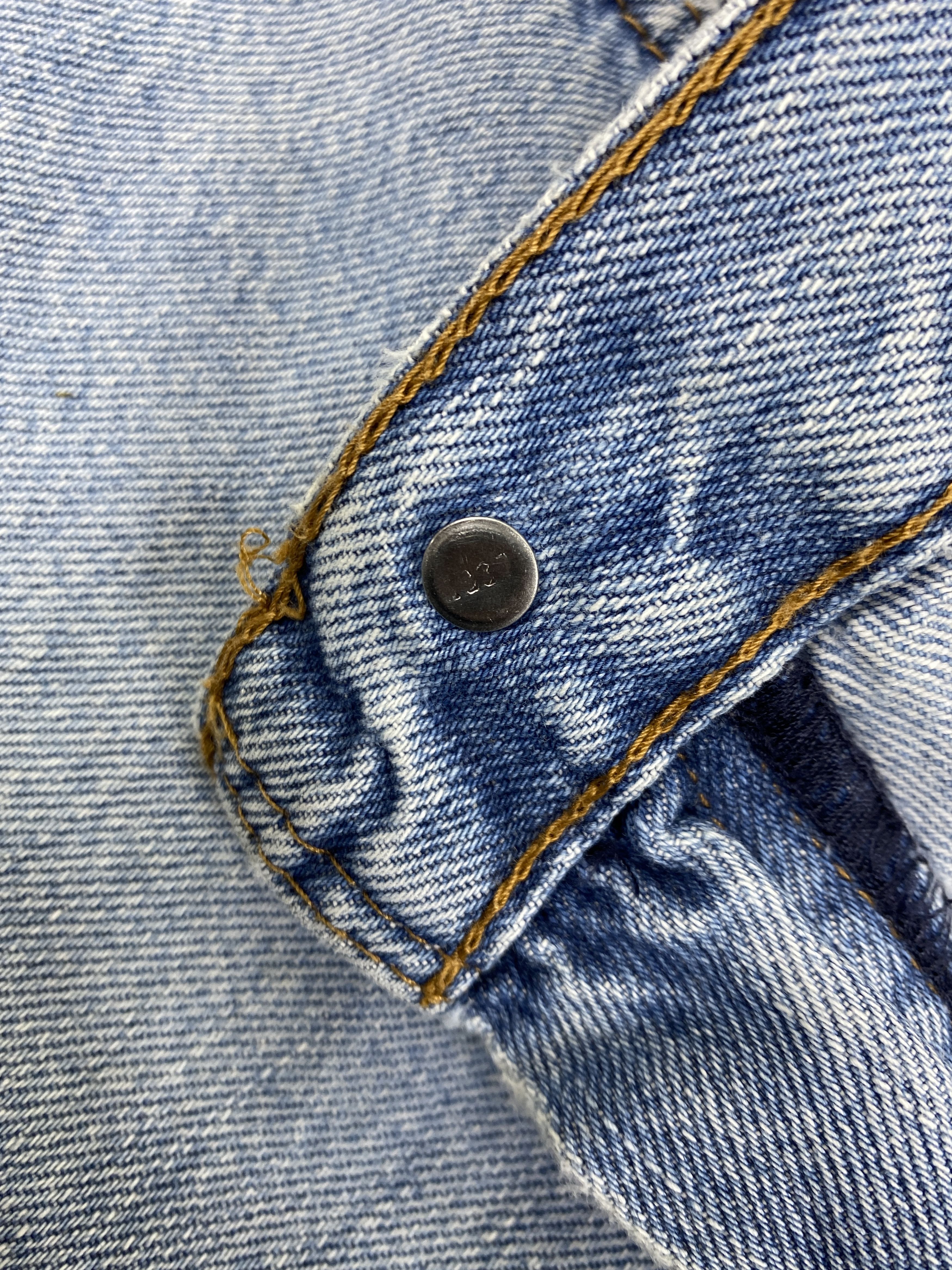 Levi's Light Wash Vintage Levi's 560 Jeans 39x29 Denim -JN842 Size US 39 - 7 Thumbnail