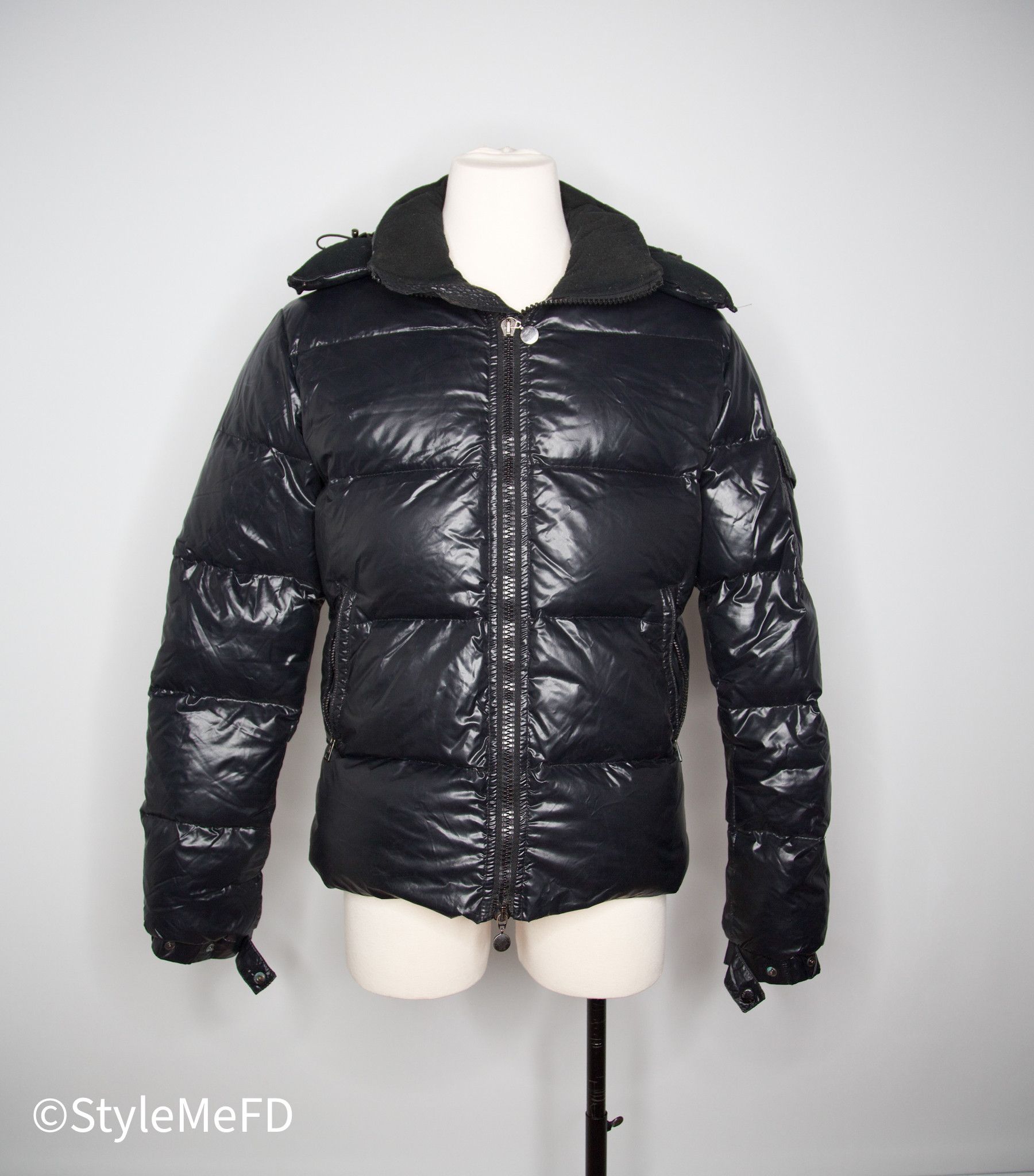 Moncler MONCLER BLACK 'MAYA' HOODED SHORT DOWN JACKET Size US L / EU 52-54 / 3 - 1 Thumbnail