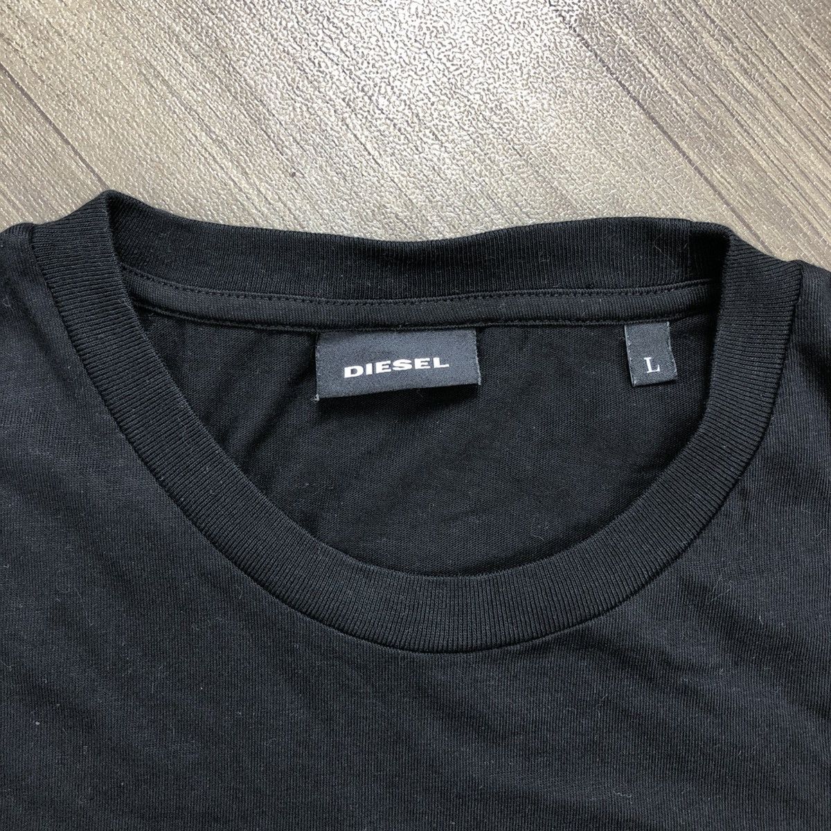 Diesel 2000s Diesel Logo Barcode Print T-shirt in Black Size US L / EU 52-54 / 3 - 4 Thumbnail
