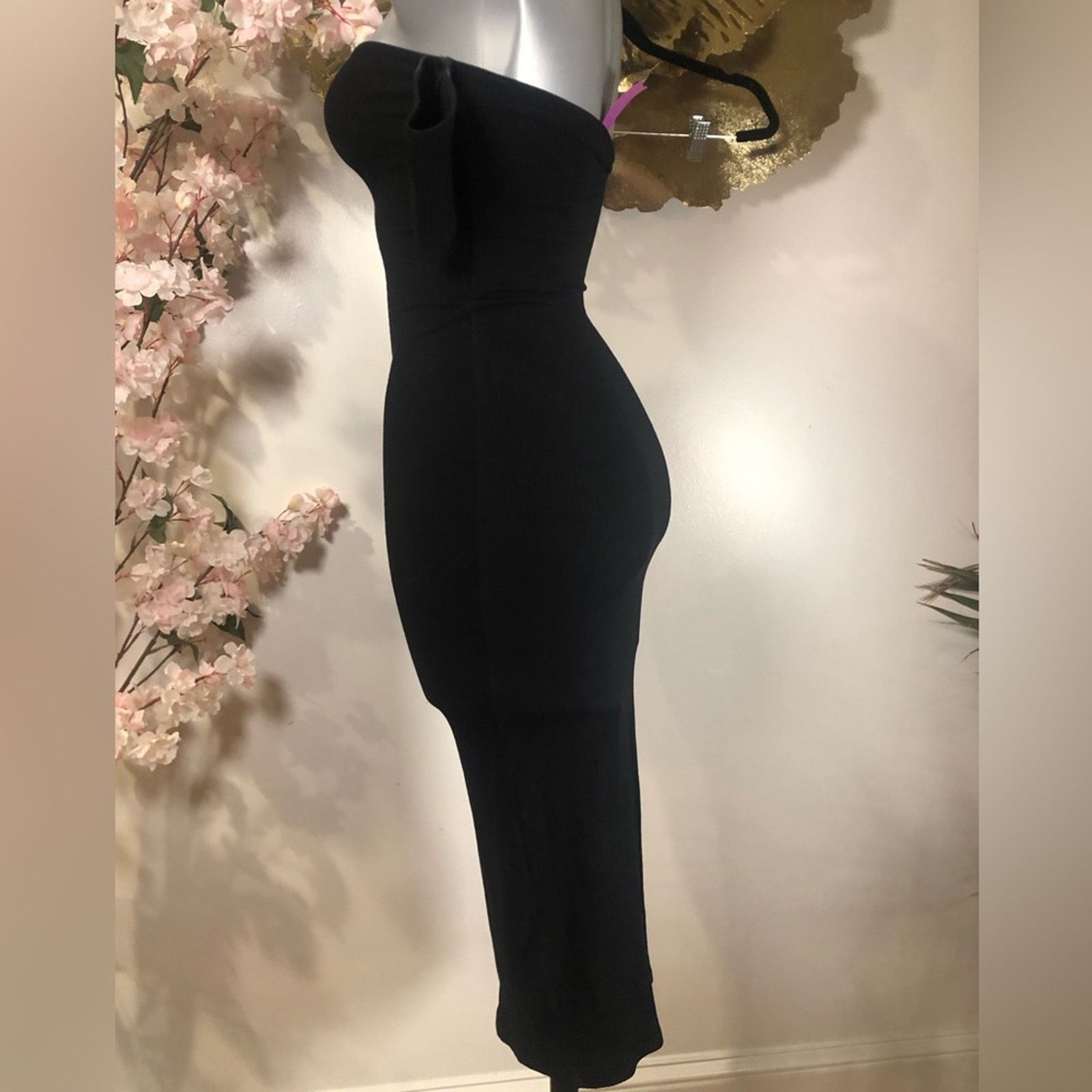 Reformation Reformation Dress Body con front clasp row design Size M / US 6-8 / IT 42-44 - 9 Thumbnail