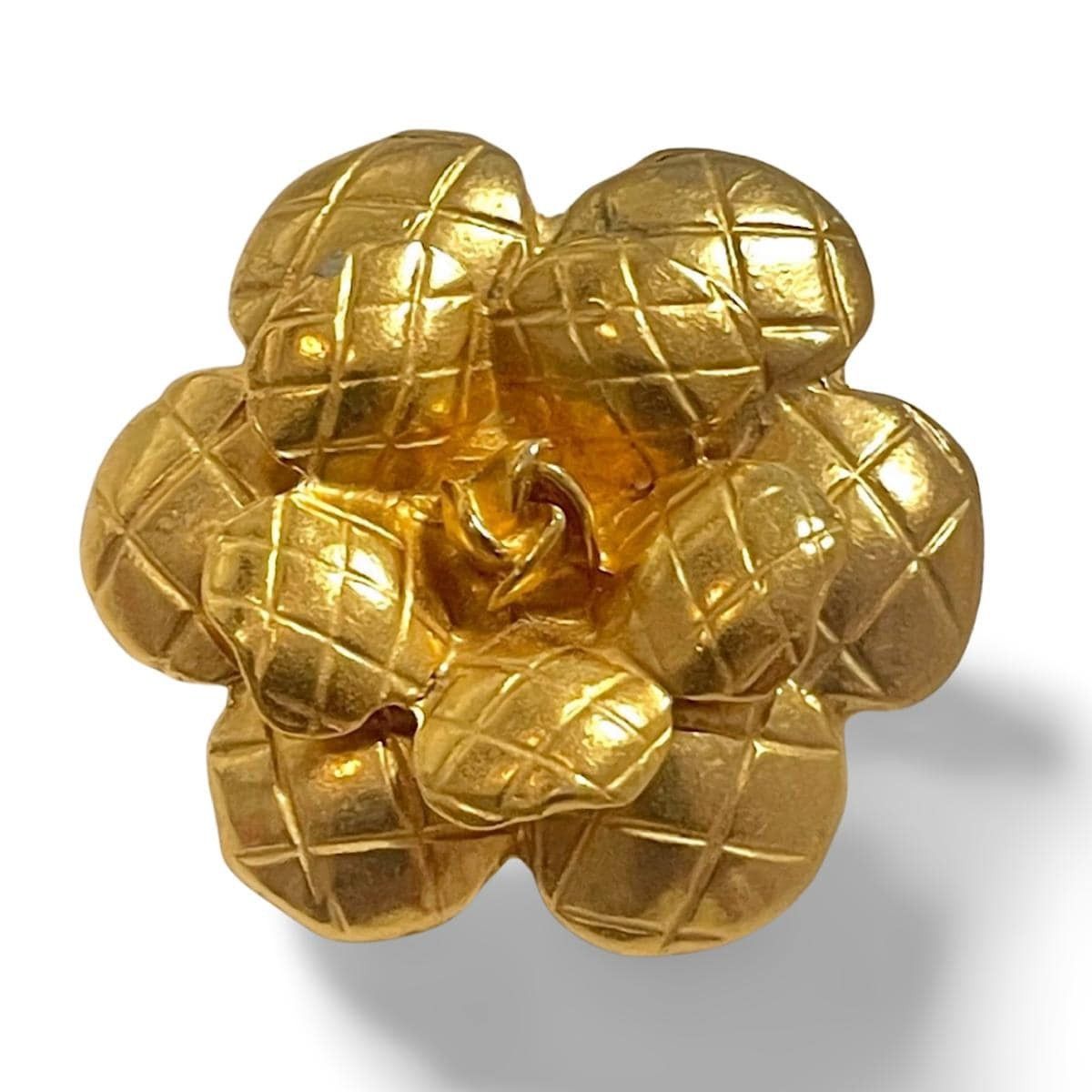 Chanel Vintage CHANEL golden matelasse camellia/rose flower brooch Size ONE SIZE - 1 Thumbnail