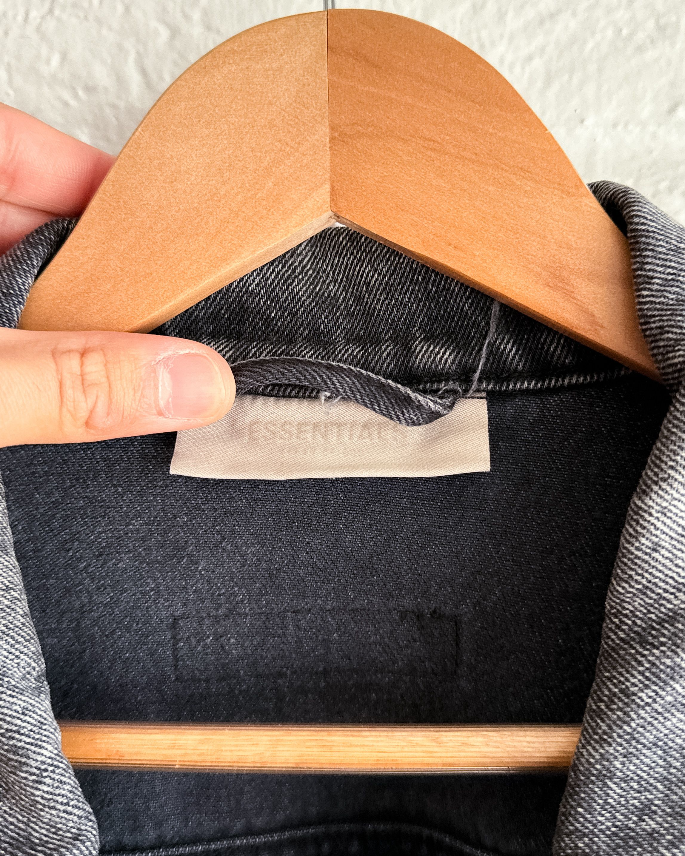 Essentials Fear Of God Essentials Black Wash Denim Trucker Jacket M Size US M / EU 48-50 / 2 - 4 Thumbnail