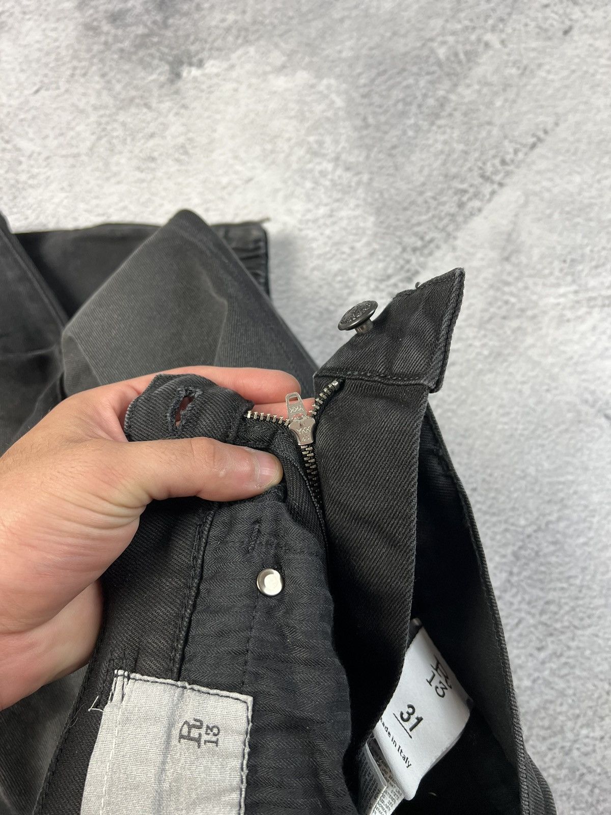 R13 R13 Cooper Tapered Drop Jeans, made in Italy Size US 31 - 18 Thumbnail