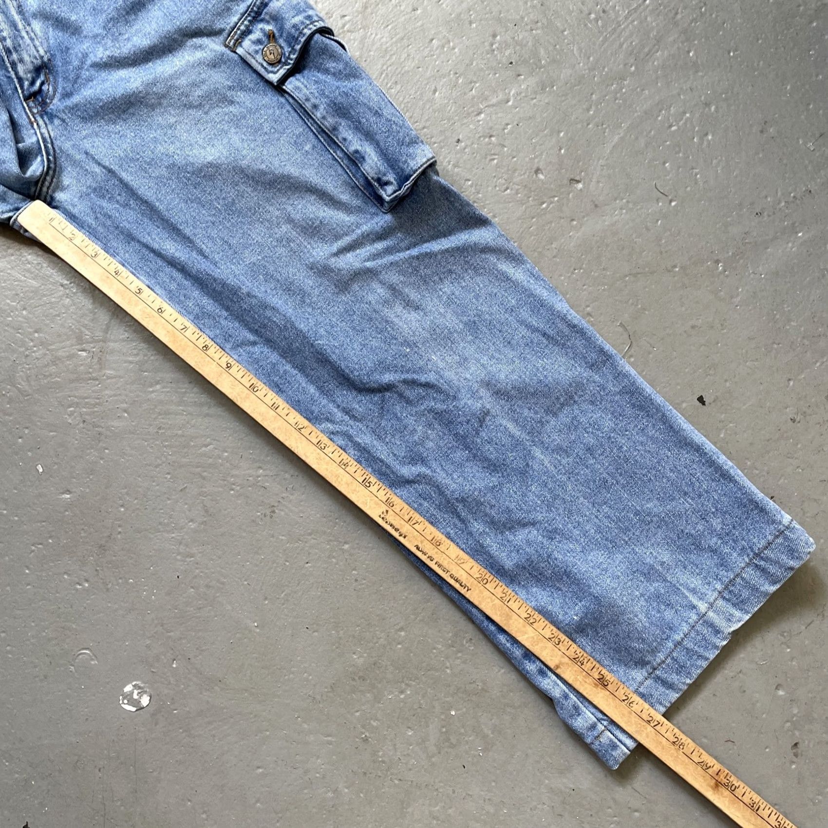 Vintage VINTAGE Solo Semore Denim Cargo Jeans Work Pants Distressed 1990s Y2K Baggy 32 Blue Jeans Mens Girls Boys Unisex Adults 32x32 Size US 32 / EU 48 - 3 Thumbnail
