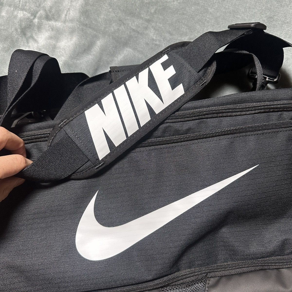Nike NEW Nike Brasilia Training Medium Duffle Gym Bag, BA5955-010 Size 46 - 13 Thumbnail