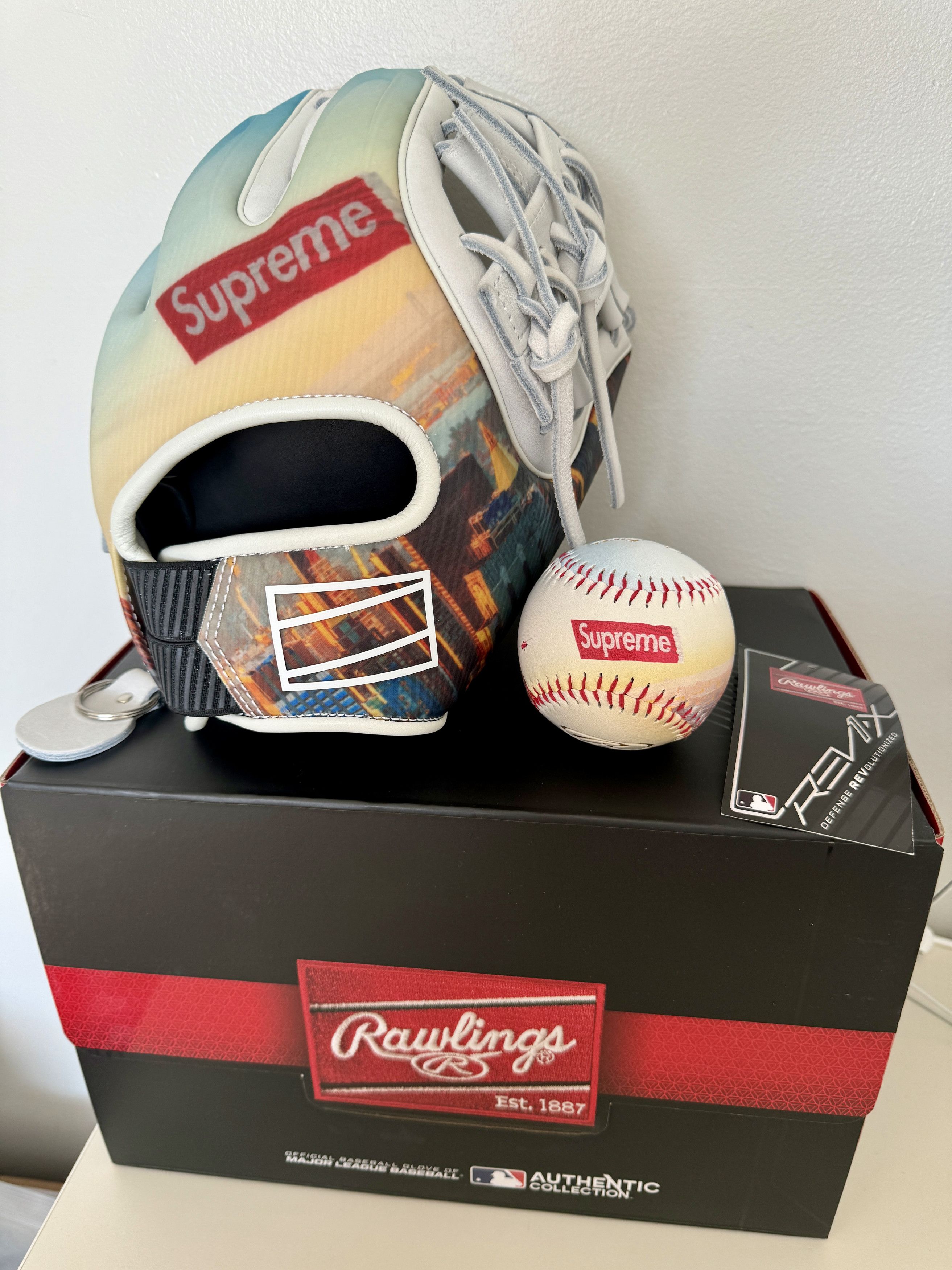 Supreme Supreme Rawlings REV1X Aerial Baseball Glove + Baseball 