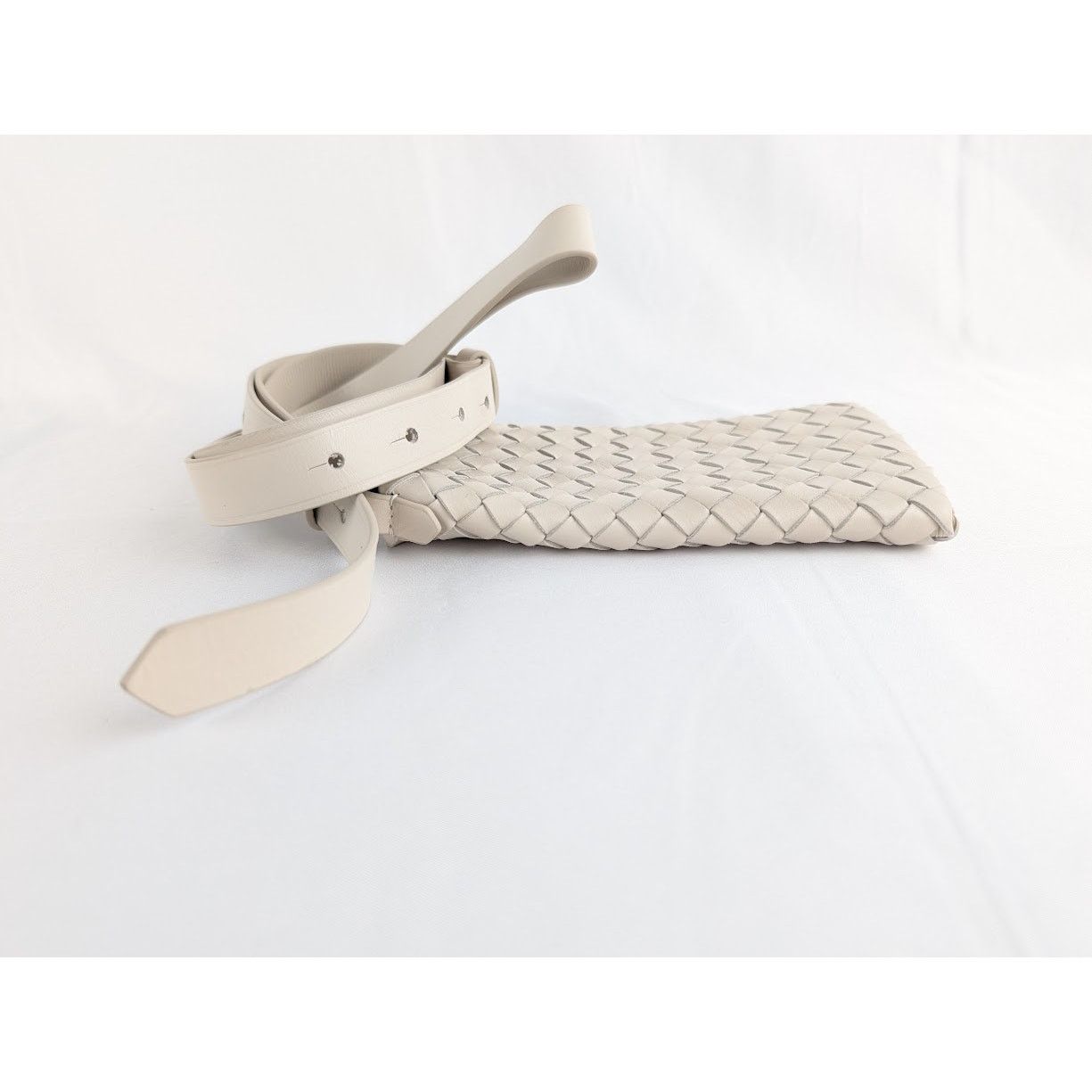Bottega Veneta o1rshd1 Size: OS / Intrecciato Cabat in Cream Size ONE SIZE - 2 Thumbnail
