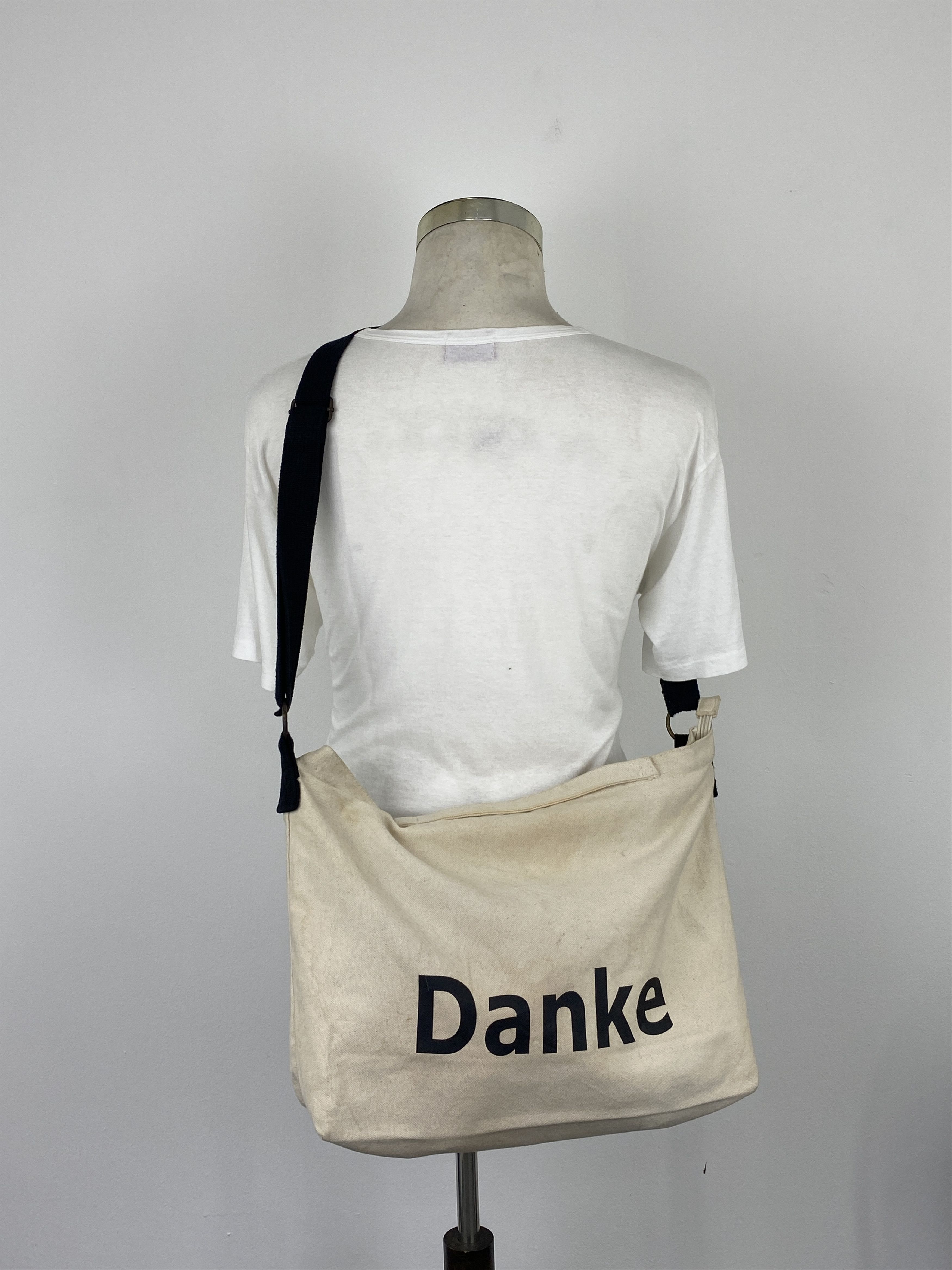 Japanese Brand Vintage Japanese Brand Wording Crossbody Bag BG0180 Size ONE SIZE - 1 Thumbnail