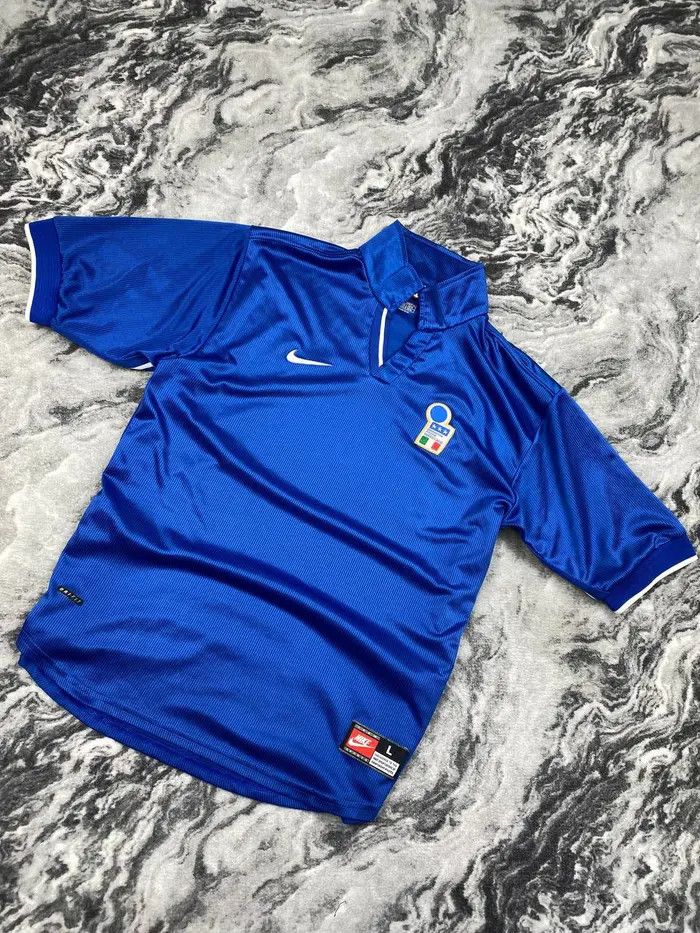 Nike Vintage Nike Italy 1997 1998 Home Shirt Soccer Jersey Size US L / EU 52-54 / 3 - 1 Thumbnail