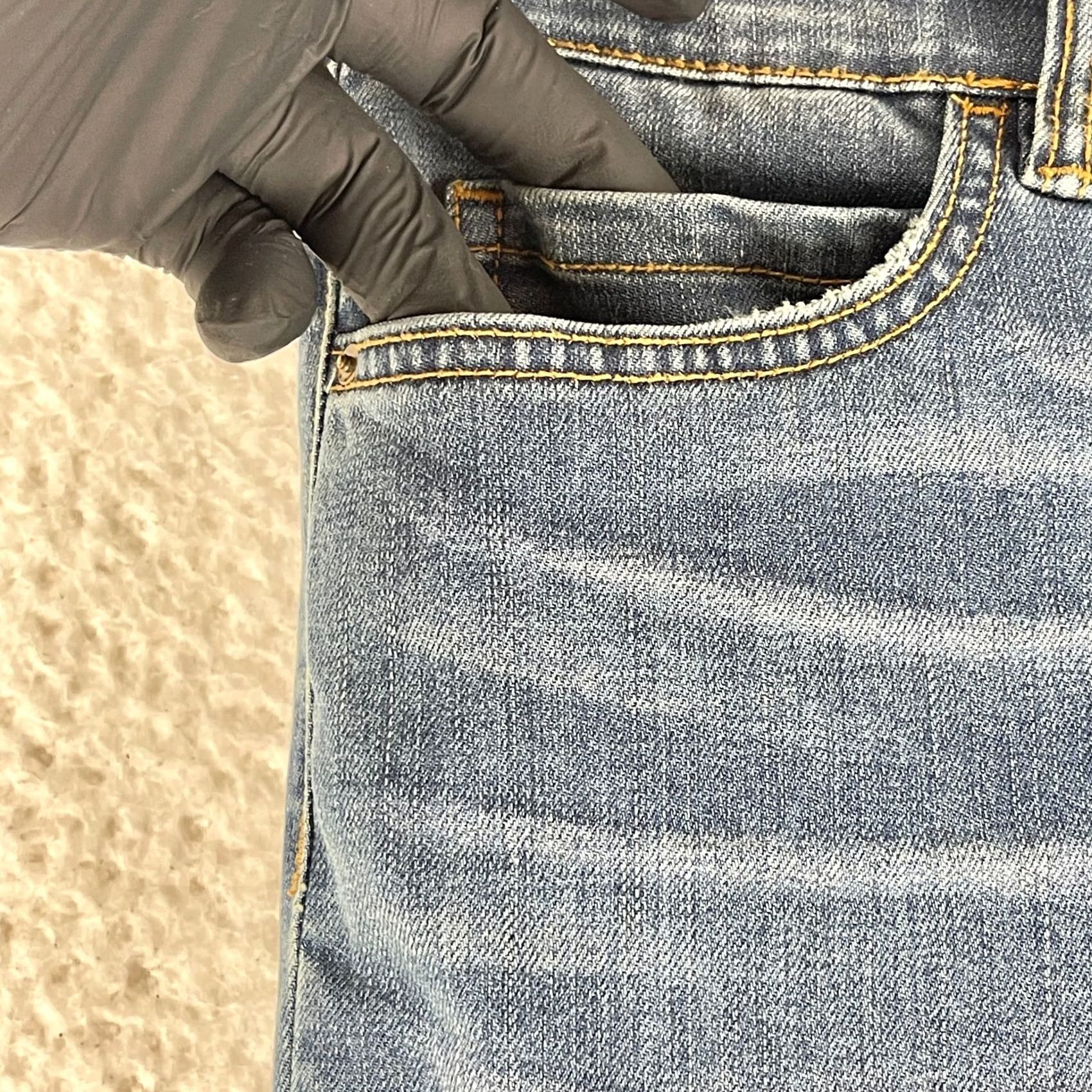 Billabong Billabong Jeans Womens 27 Blue Denim Mid Rise Distressed Frayed Hem Casual Jeans Women 27 Blue Distressed Denim Beach Bohemian City College Womens Size 27" / US 4 / IT 40 - 4 Thumbnail