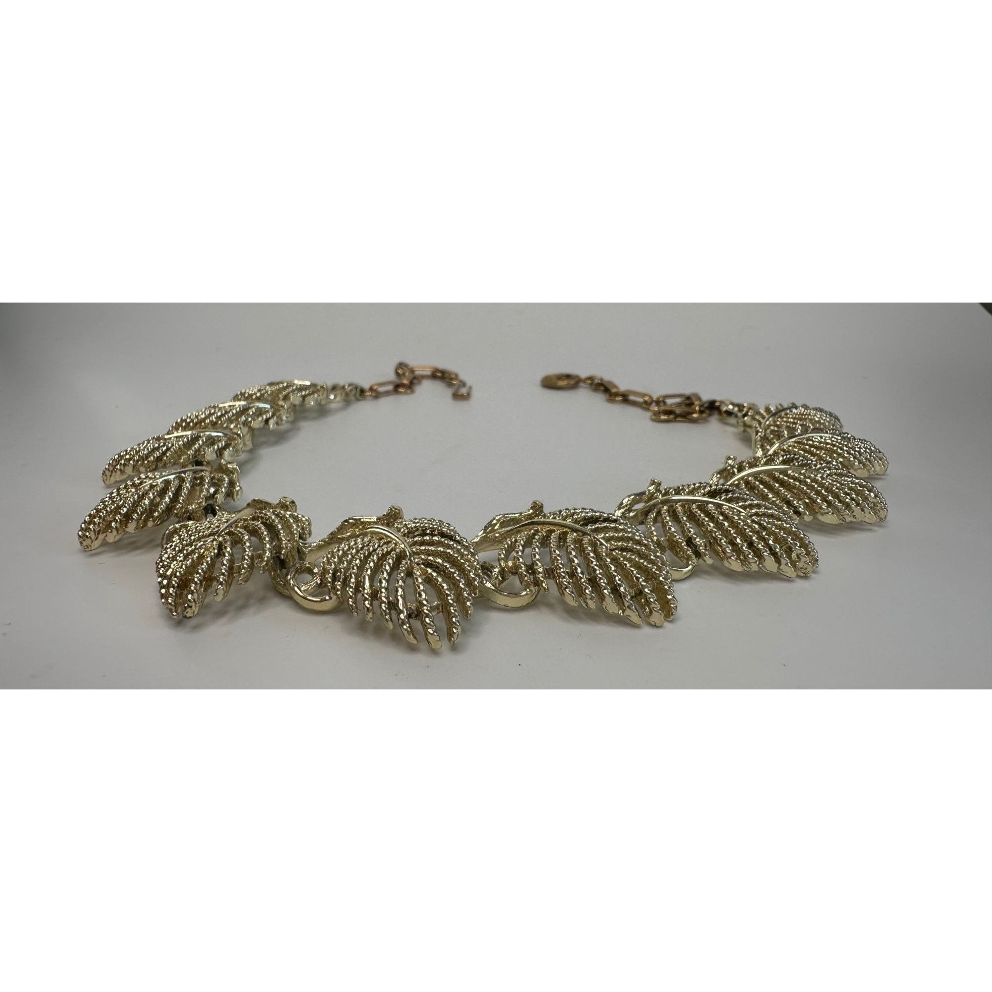 Other Vintage Women's Beautiful Gold Tone LISNER Leaf Necklace Size ONE SIZE - 5 Thumbnail