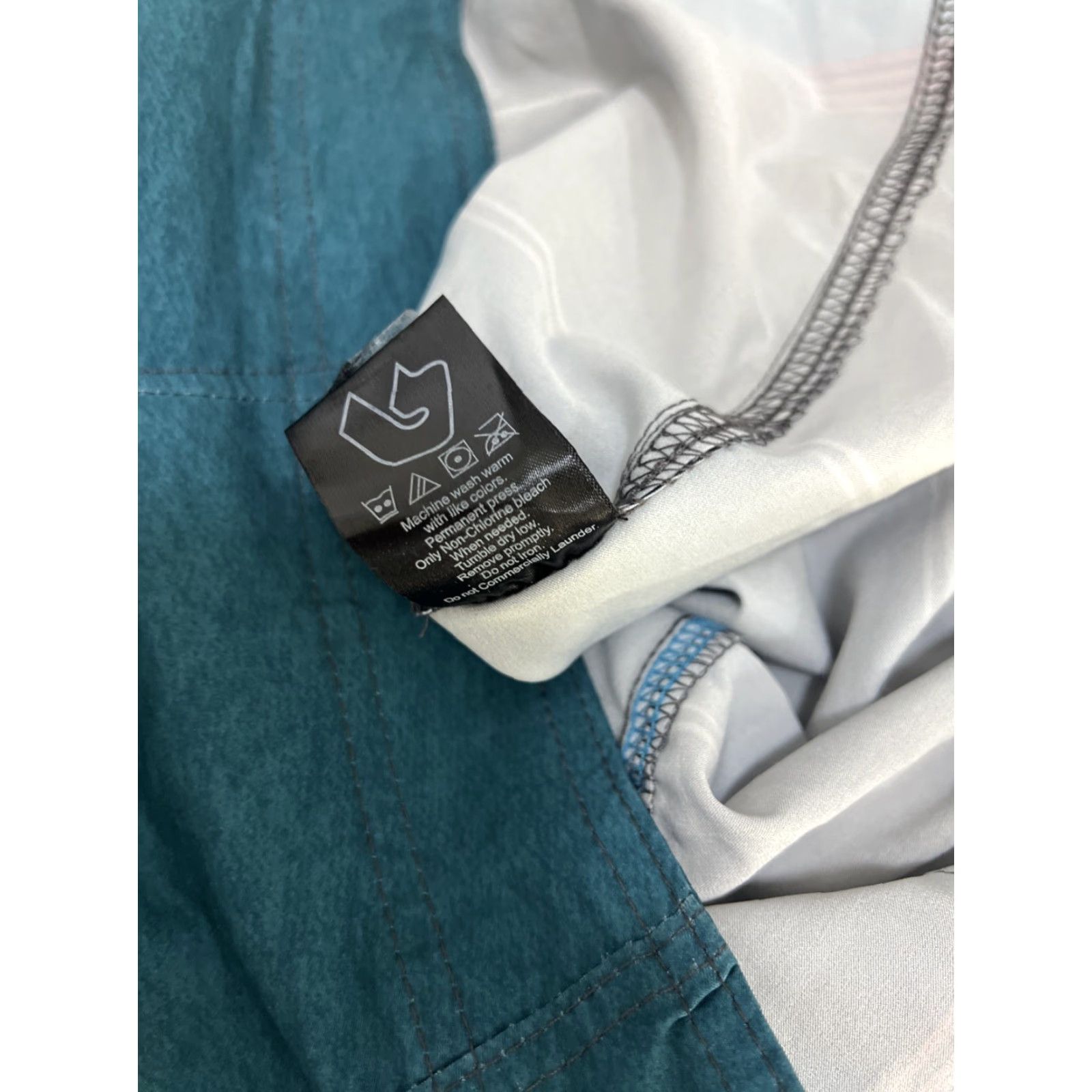 Burnside Burnside Board Shorts Bottom Men 38 Black Stripe Zip Pocket Bottle Opener Comb Quick Dry Beach Surf Summer Mens Size US 38 / EU 54 - 8 Thumbnail