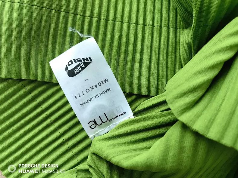 Issey Miyake Issey Miyake size:one size Green pleated coat Size XS / US 0-2 / IT 36-38 - 4 Thumbnail