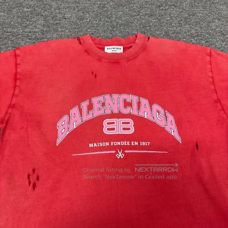 Balenciaga Balenciaga Red Faded Hole Printed Short Sleeve T-Shirt Size US XS / EU 42 / 0 - 4 Thumbnail