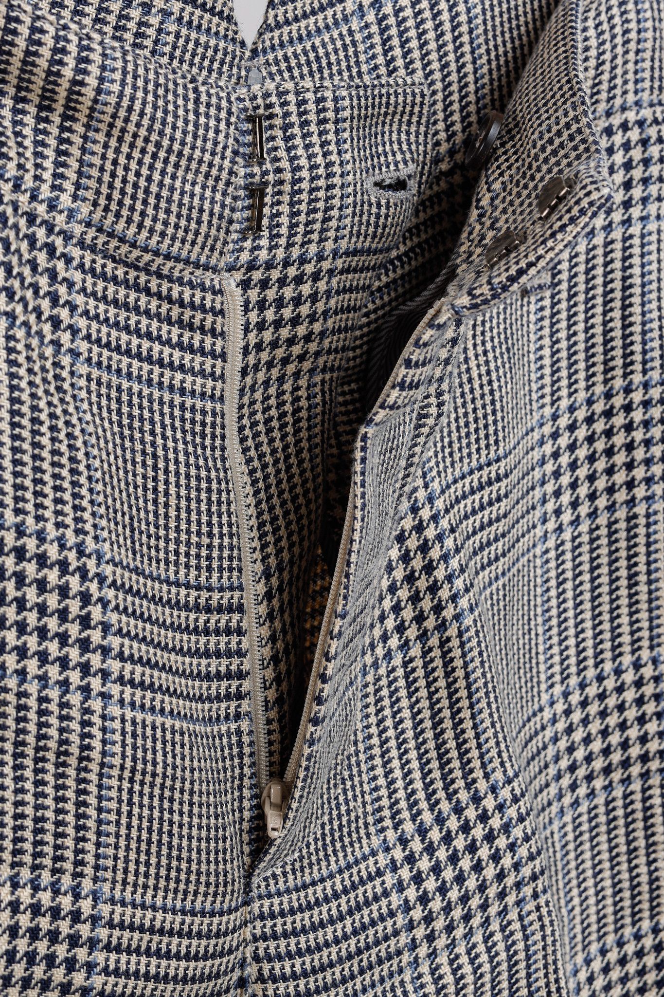 Brunello Cucinelli Brunello Cucinnelli SS/19 Beige & Black Linen Check Trousers Size 27" / US 4 / IT 40 - 9 Thumbnail